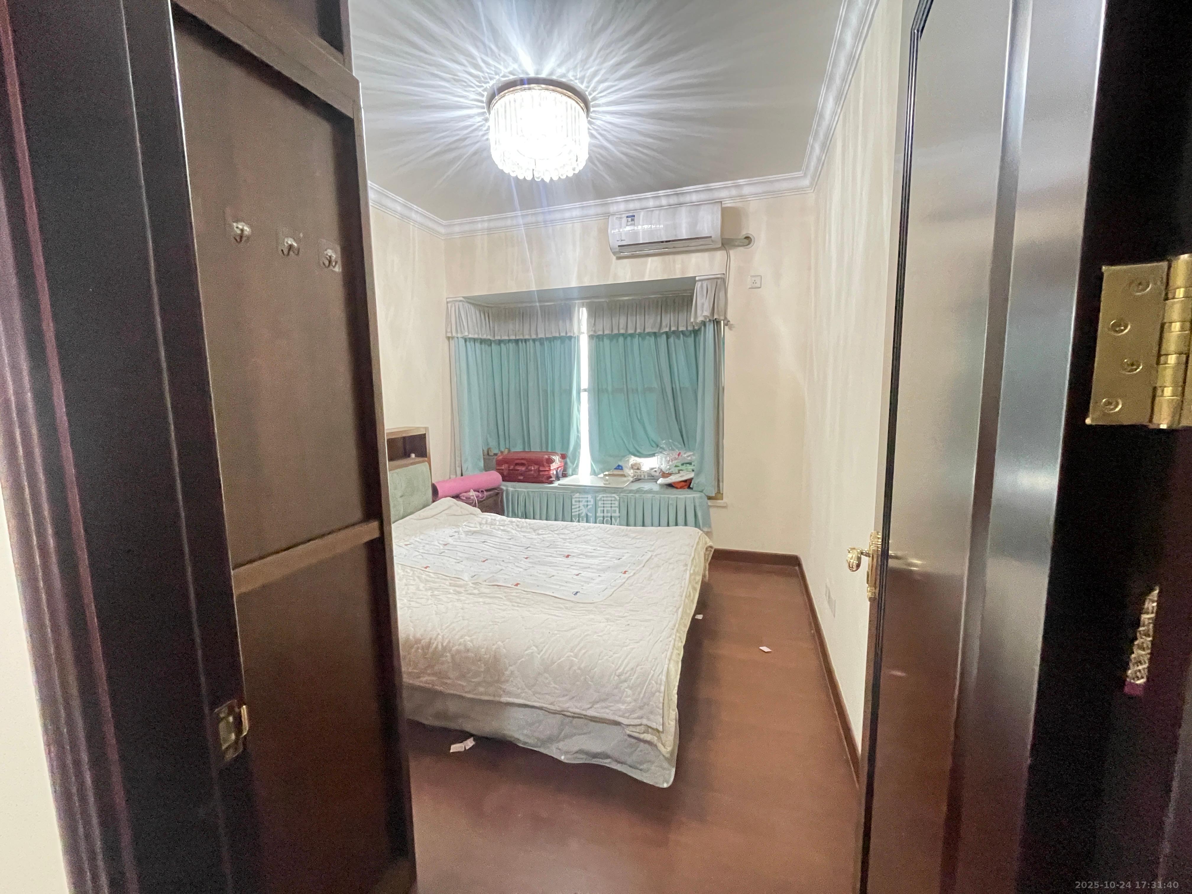 恒大翡翠华庭  3室2厅2卫    2300.0元/月室内图