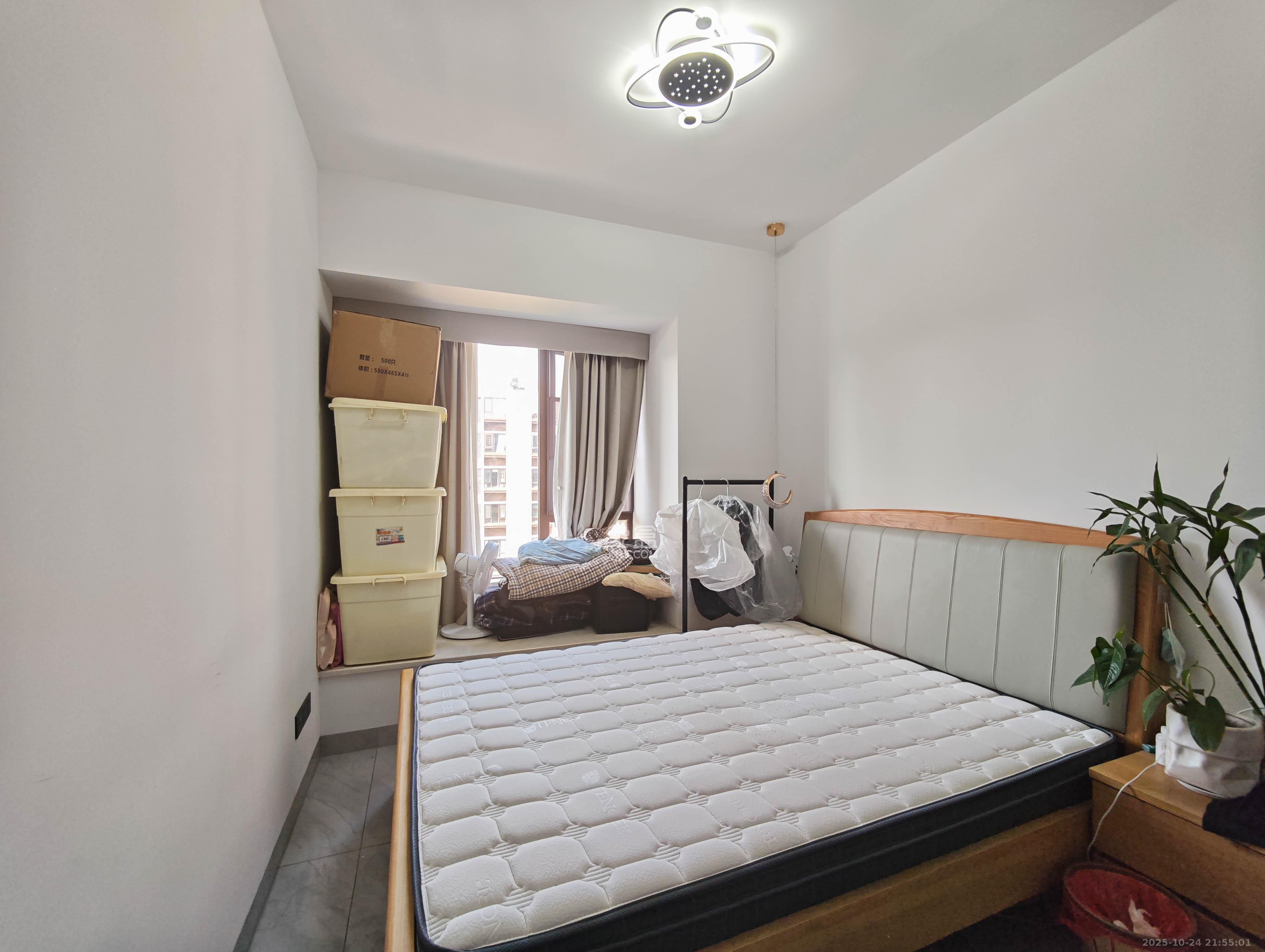 保利城（中航城国际社区、郡原美村）  4室2厅2卫    110.0万卧室