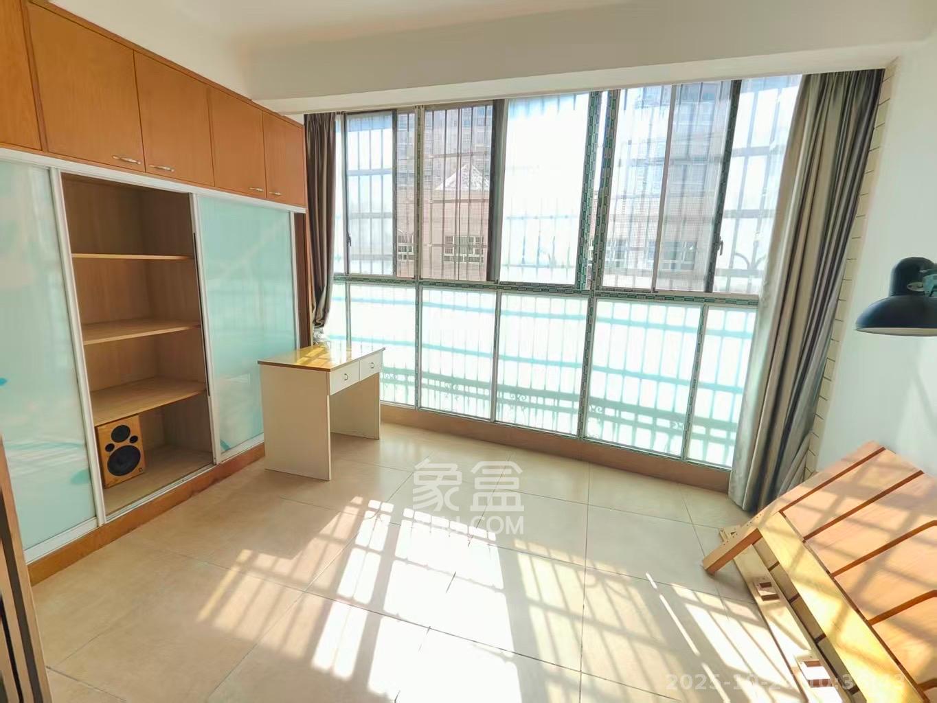 麓谷加州阳光 2室2厅1卫 2100.0元/月 麓谷加州阳光 2室2厅1卫 2100.0元/月室内图