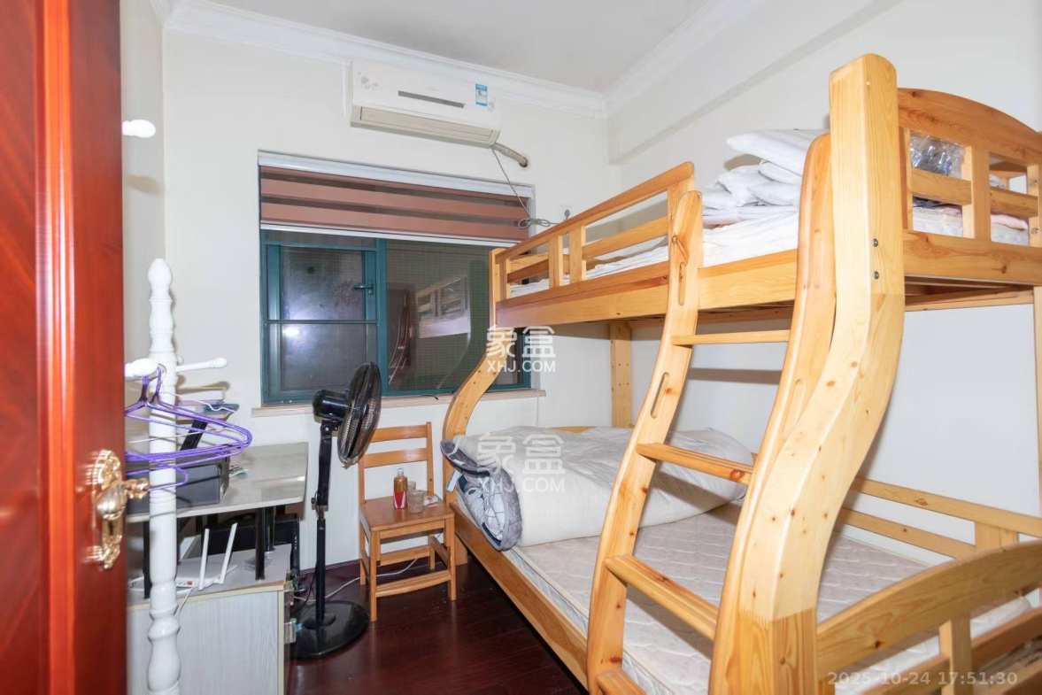 恒大城 4室2厅1卫 2600.0元/月 恒大城 4室2厅1卫 2600.0元/月室内图