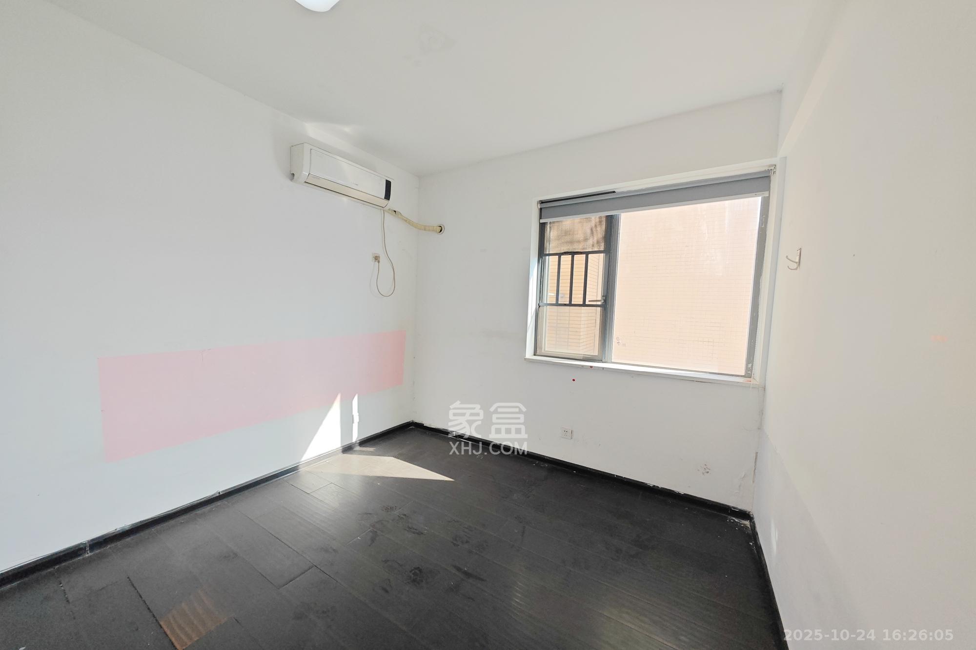 新城新世界一二三期  2室2厅1卫    82.0万卧室