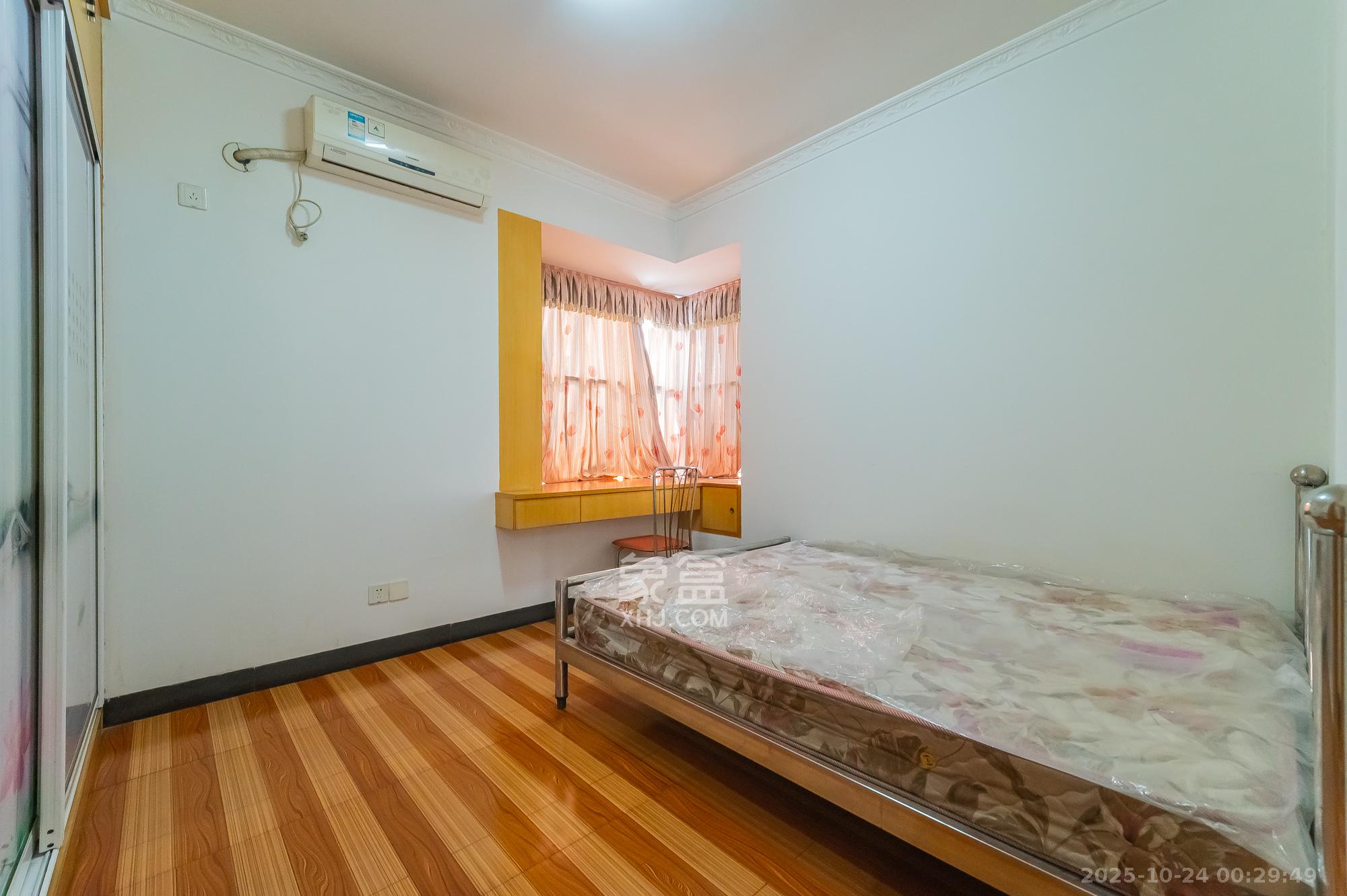 松雅湖金岸 2室2厅1卫 70.0万 松雅湖金岸 2室2厅1卫 70.0万卧室