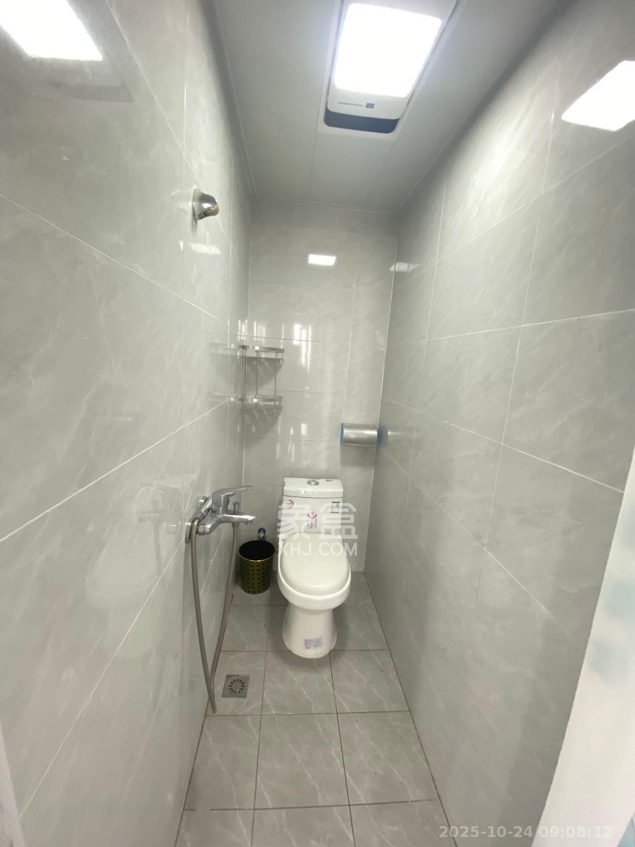 天元涉外景园B区  2室2厅2卫    2000.0元/月室内图