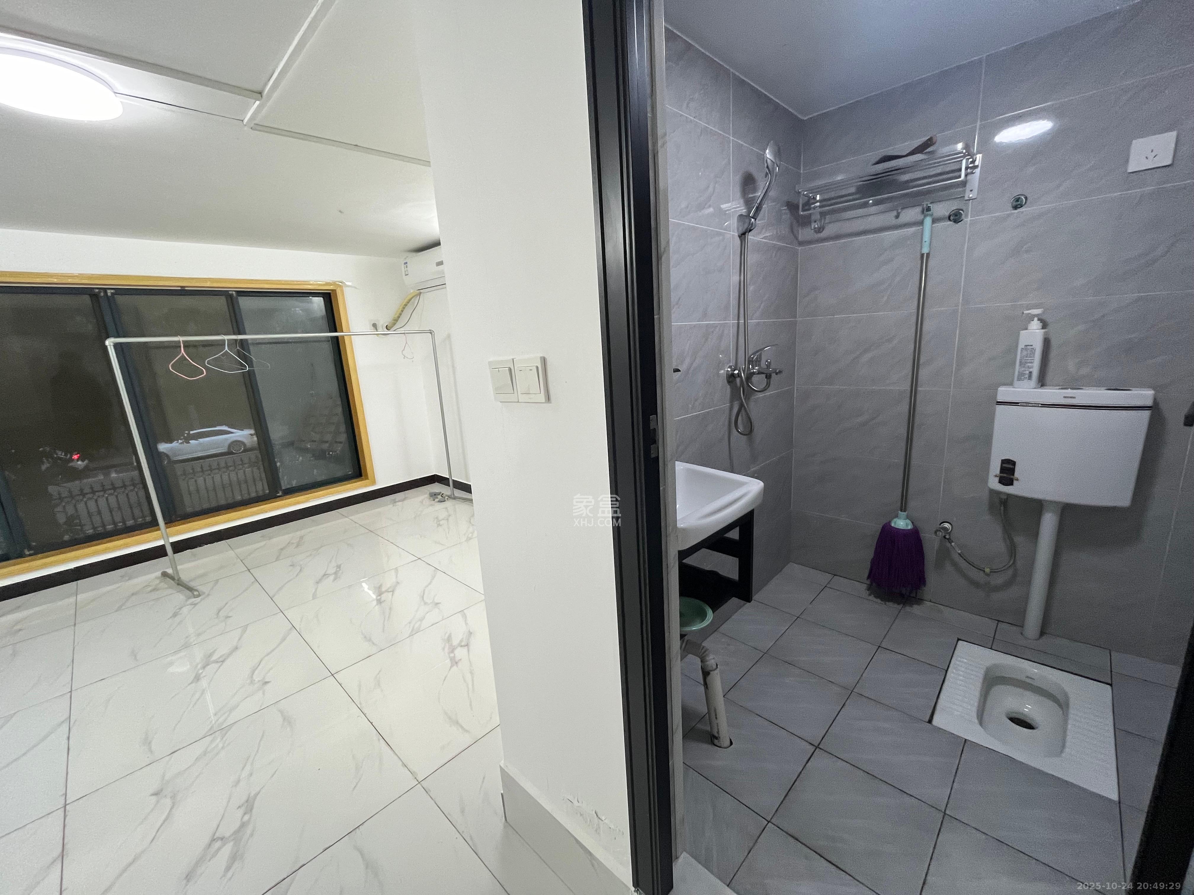 凯乐湘园  10室1厅1卫    5500.0元/月 凯乐湘园  10室1厅1卫    5500.0元/月室内图