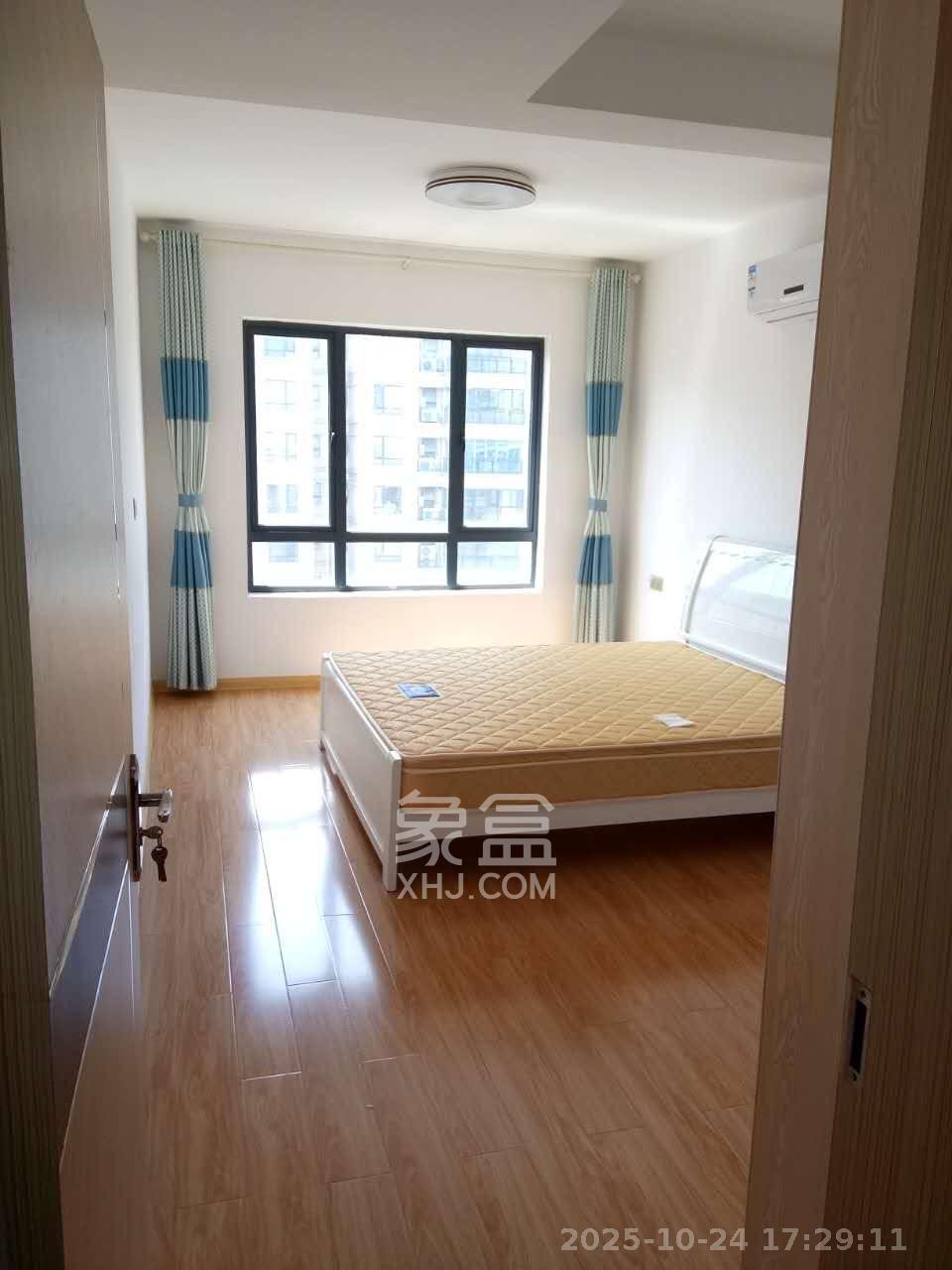 奥克斯广场  2室2厅1卫    2700.0元/月室内图