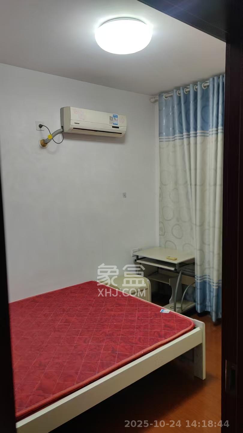 华润凤凰城三期  2室2厅1卫    1900.0元/月 华润凤凰城三期  2室2厅1卫    1900.0元/月室内图