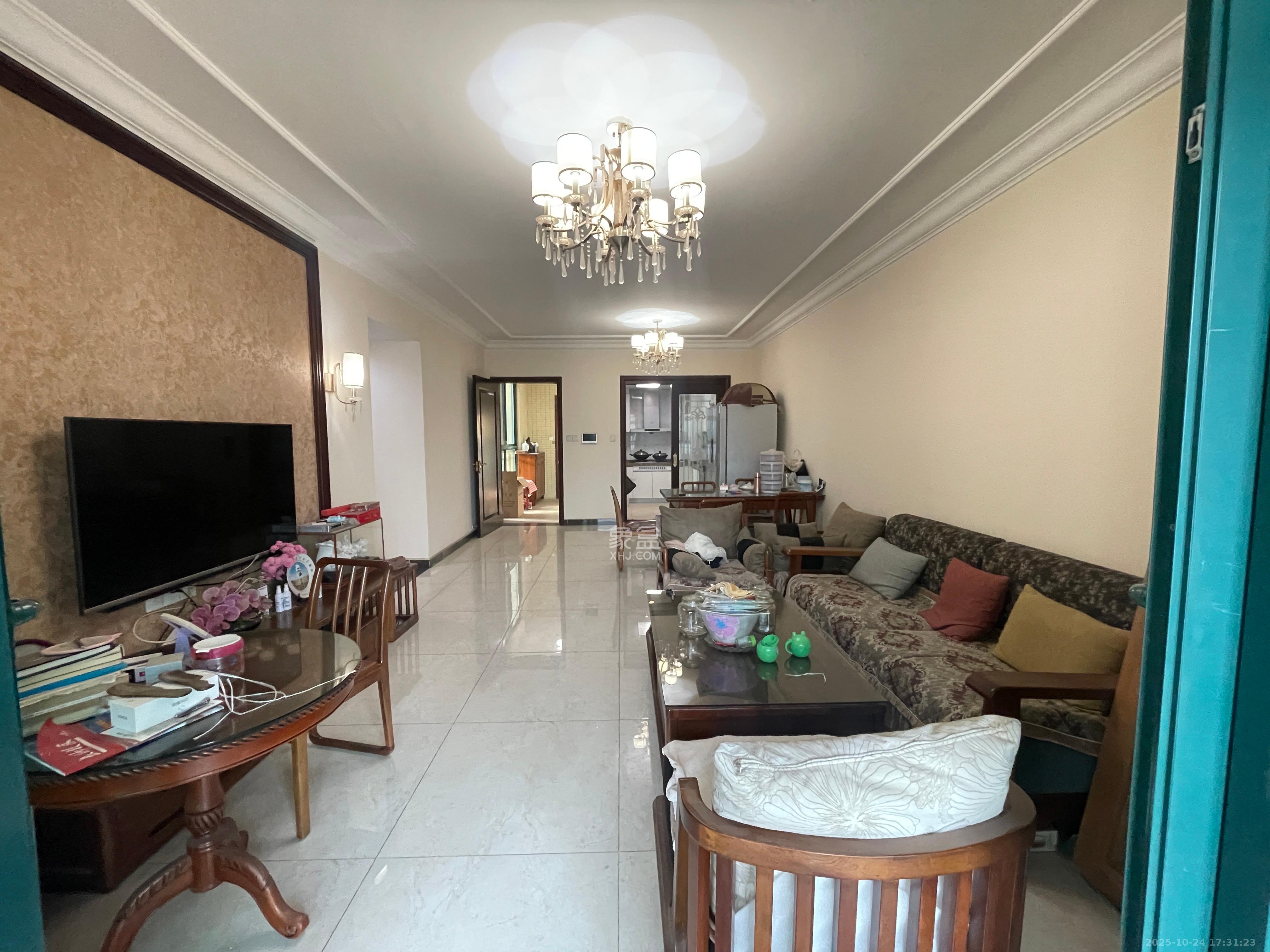 恒大翡翠华庭  3室2厅2卫    2300.0元/月