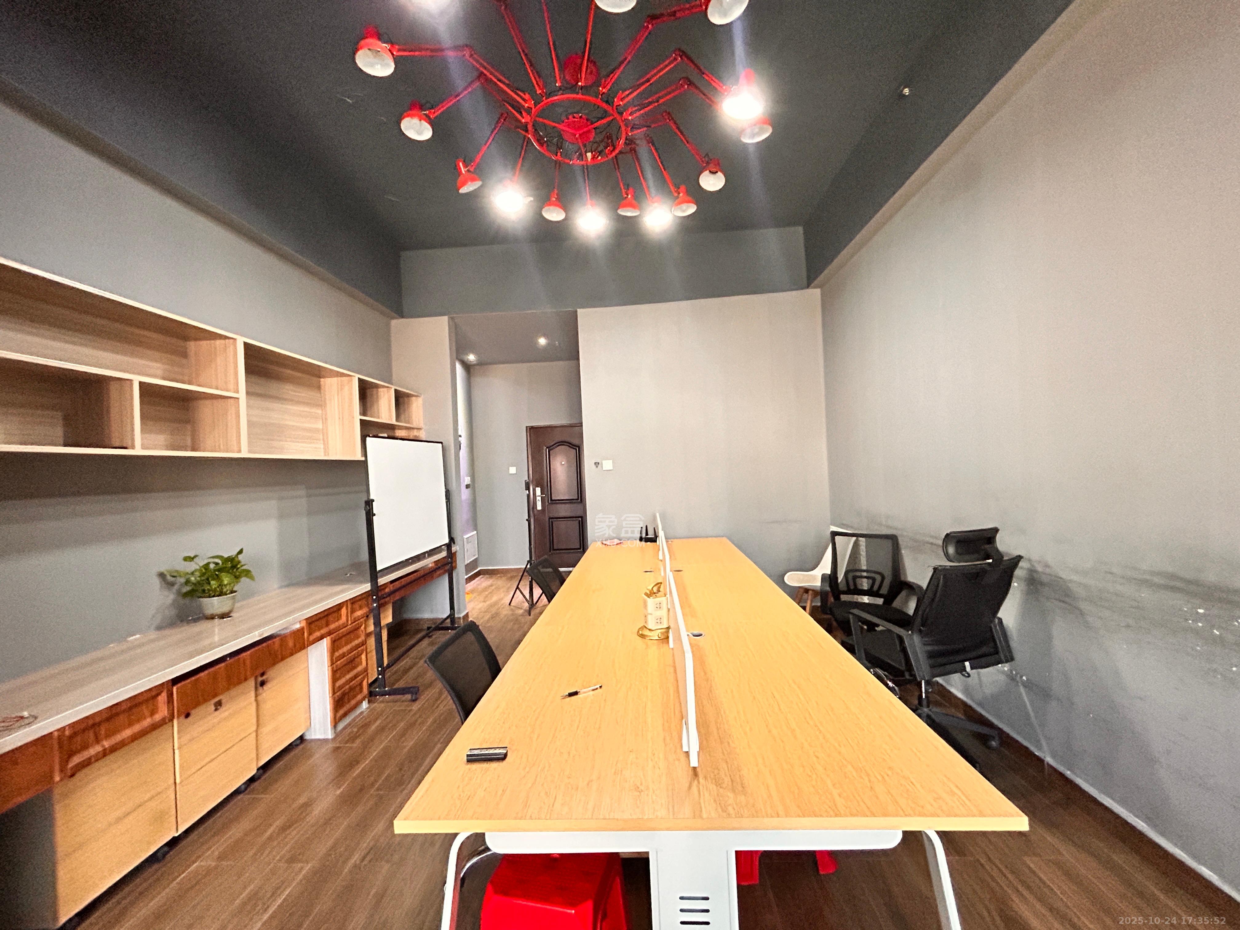 荣悦台 1室0厅0卫 2200.0元/月 荣悦台 1室0厅0卫 2200.0元/月室内图