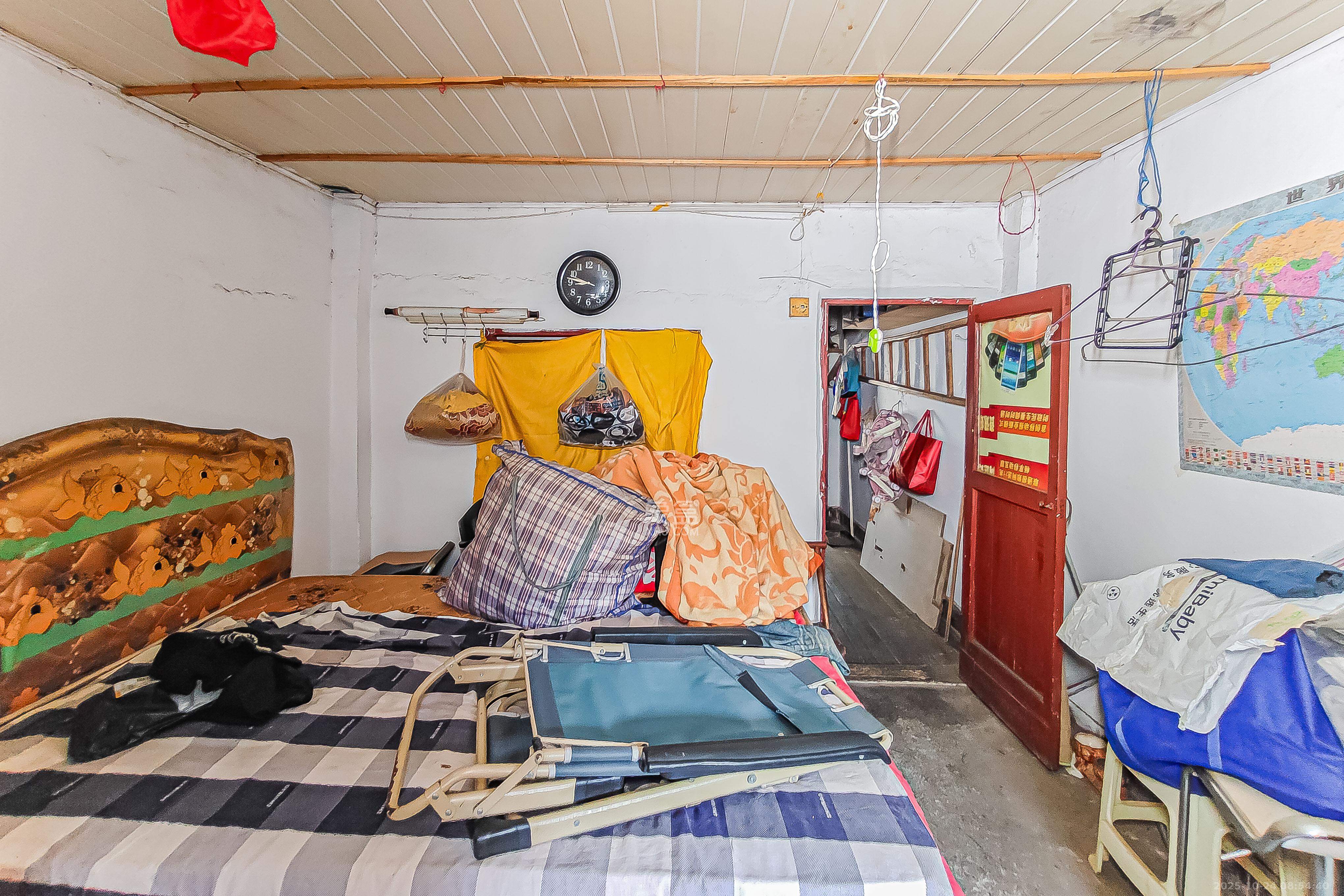 (上/下)黎家坡散盘 4室1厅1卫 126.0万 (上/下)黎家坡散盘 4室1厅1卫 126.0万卧室