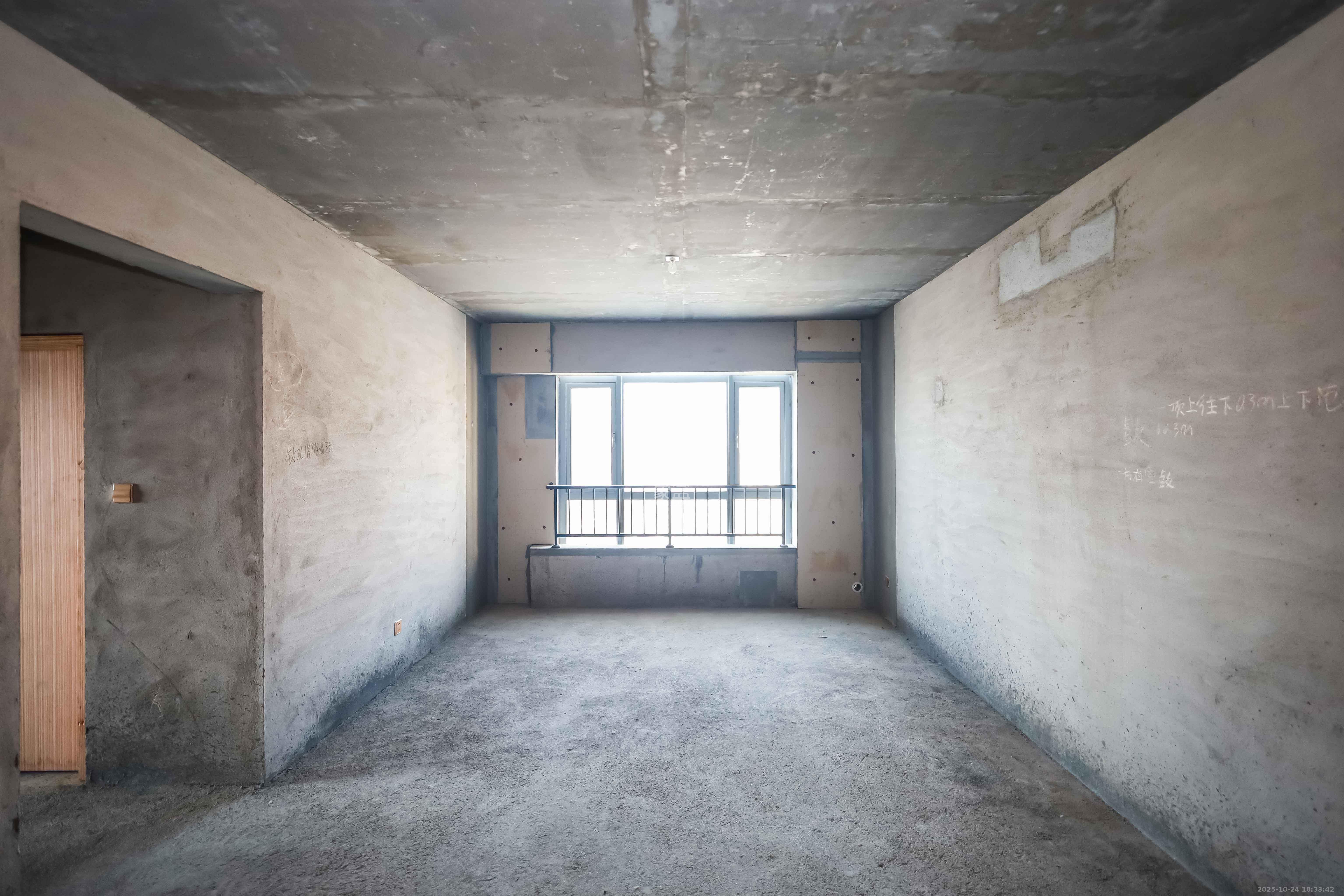 潇湘奥林匹克花园 3室2厅1卫 88.0万 潇湘奥林匹克花园 3室2厅1卫 88.0万客厅