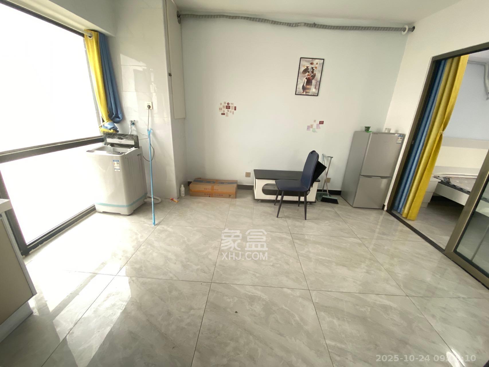 天元涉外景园B区  2室2厅2卫    2000.0元/月室内图