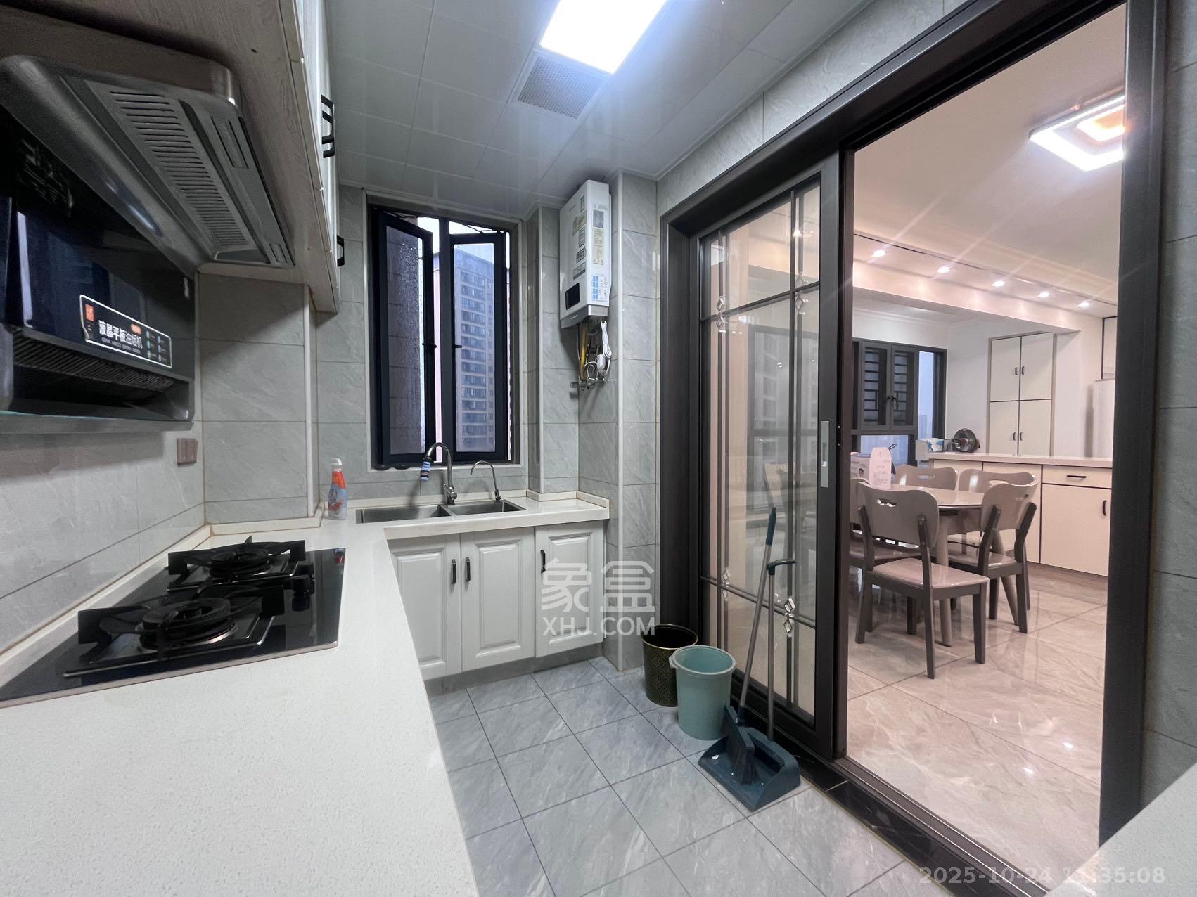 山水梅溪雅郡  4室2厅2卫    3200.0元/月室内图