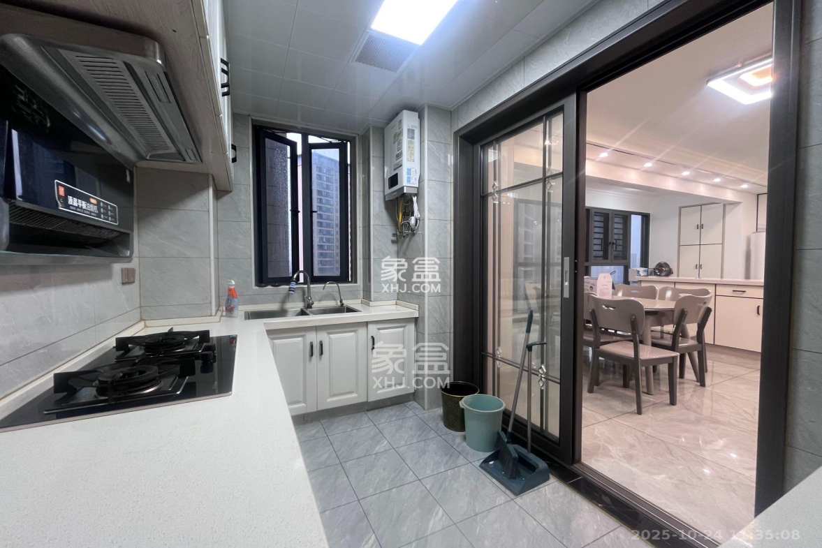 山水梅溪雅郡  4室2厅2卫    3200.0元/月 山水梅溪雅郡  4室2厅2卫    3200.0元/月室内图