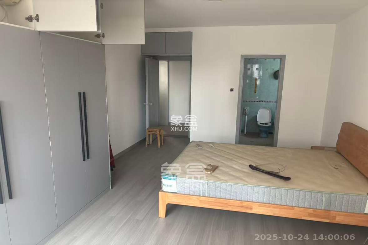 海威大厦 2室2厅2卫 2000.0元/月 海威大厦 2室2厅2卫 2000.0元/月室内图