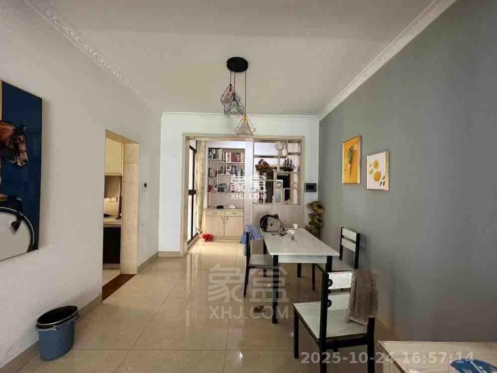 龙腾国际  1室1厅1卫    1400.0元/月室内图