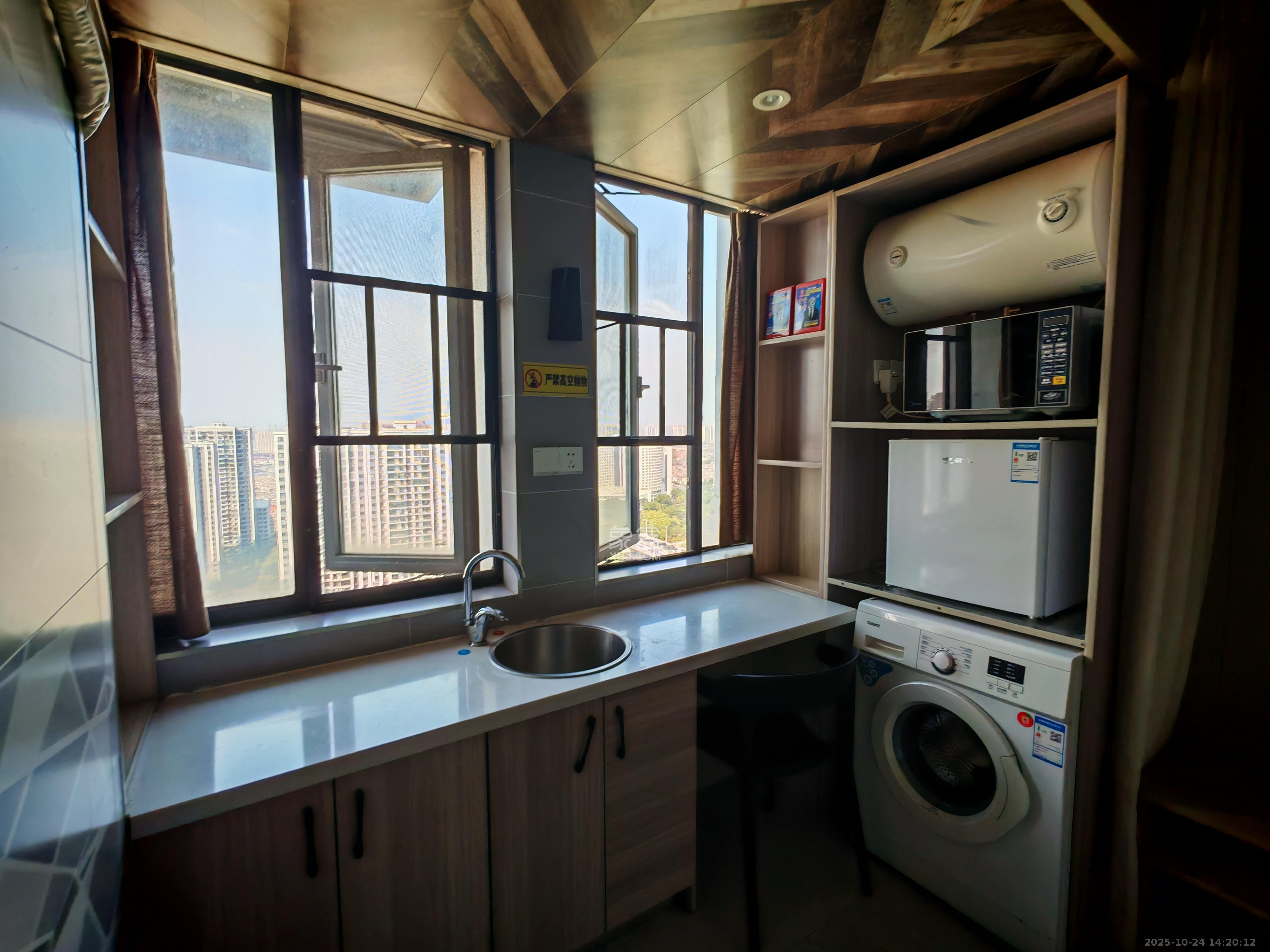 欧亚达国际广场  1室1厅1卫    1280.0元/月 欧亚达国际广场  1室1厅1卫    1280.0元/月室内图