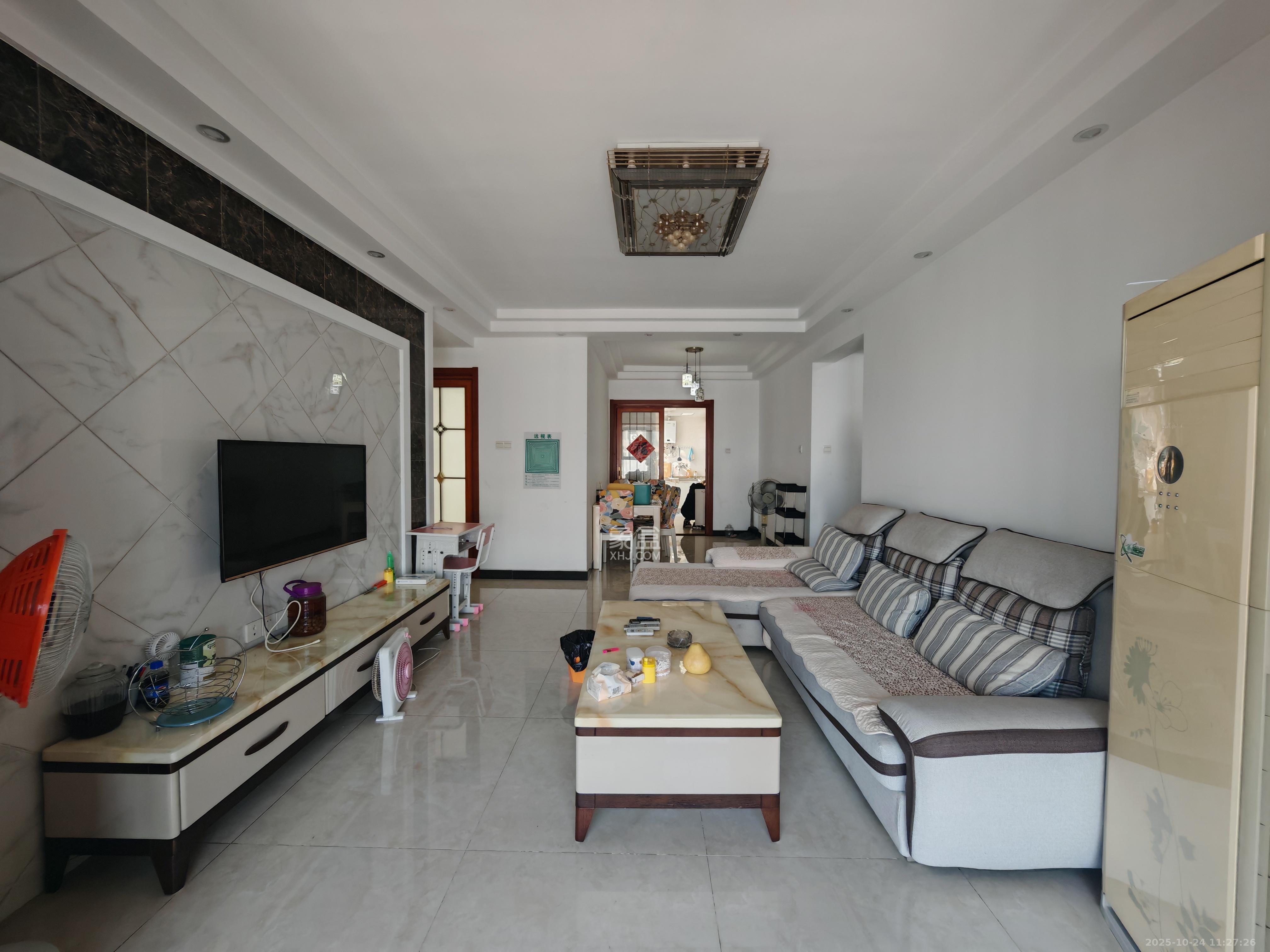 花样年华  4室2厅1卫    2100.0元/月室内图