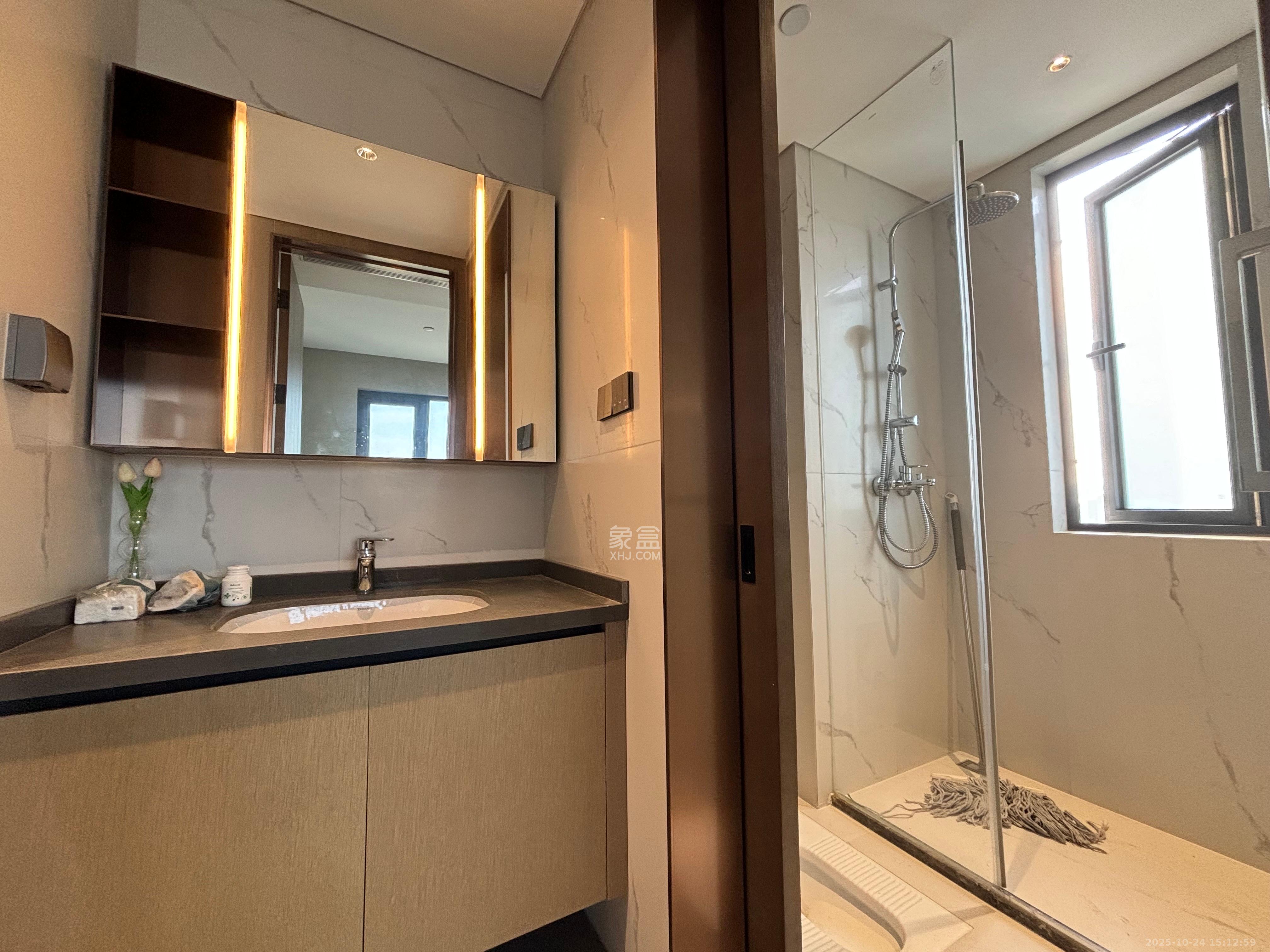 长沙悦府（华润万象城）  3室2厅3卫    10000.0元/月室内图