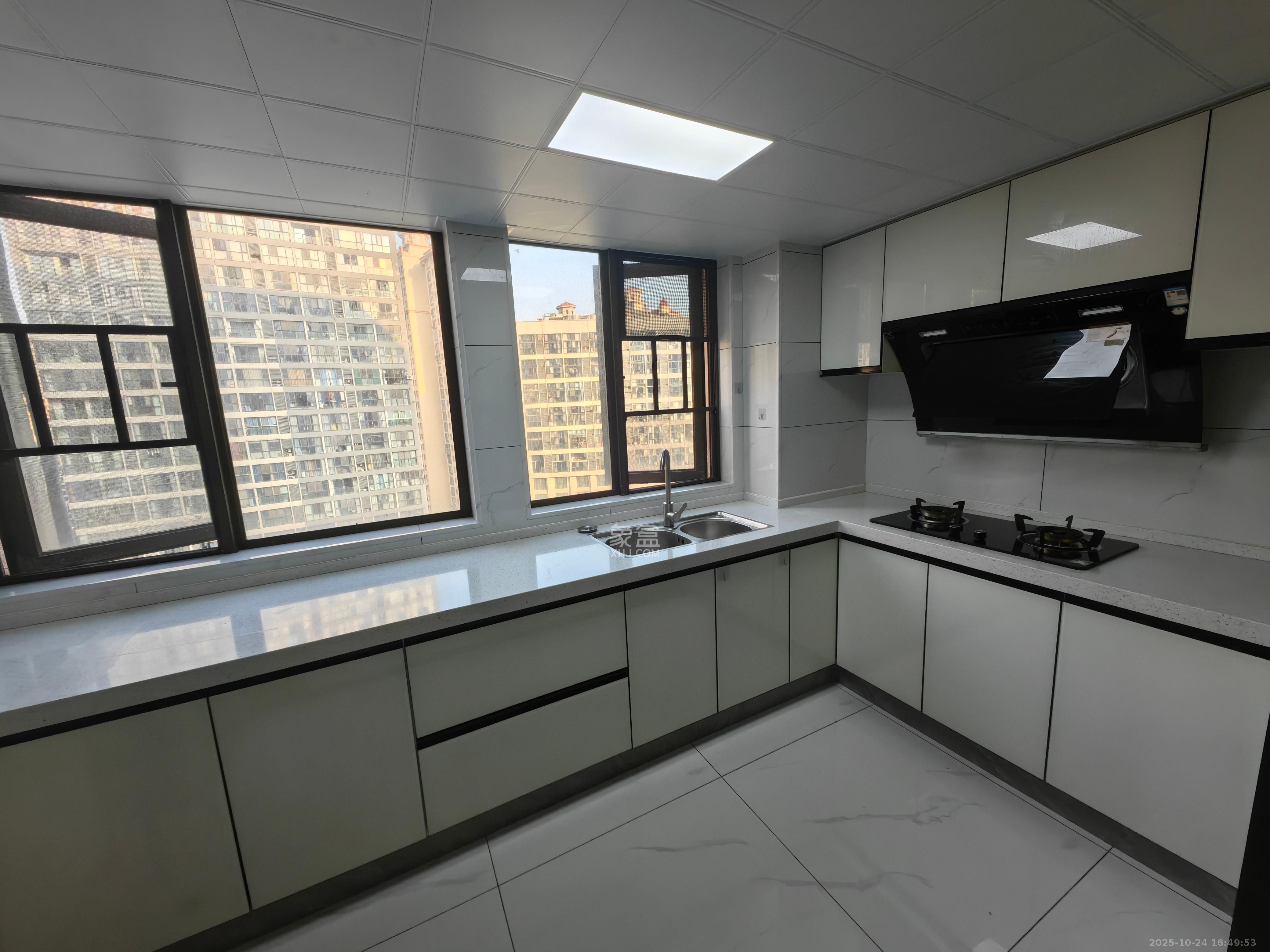 福晟钱隆国际(晟冉景苑)  2室1厅2卫    1900.0元/月 福晟钱隆国际(晟冉景苑)  2室1厅2卫    1900.0元/月室内图