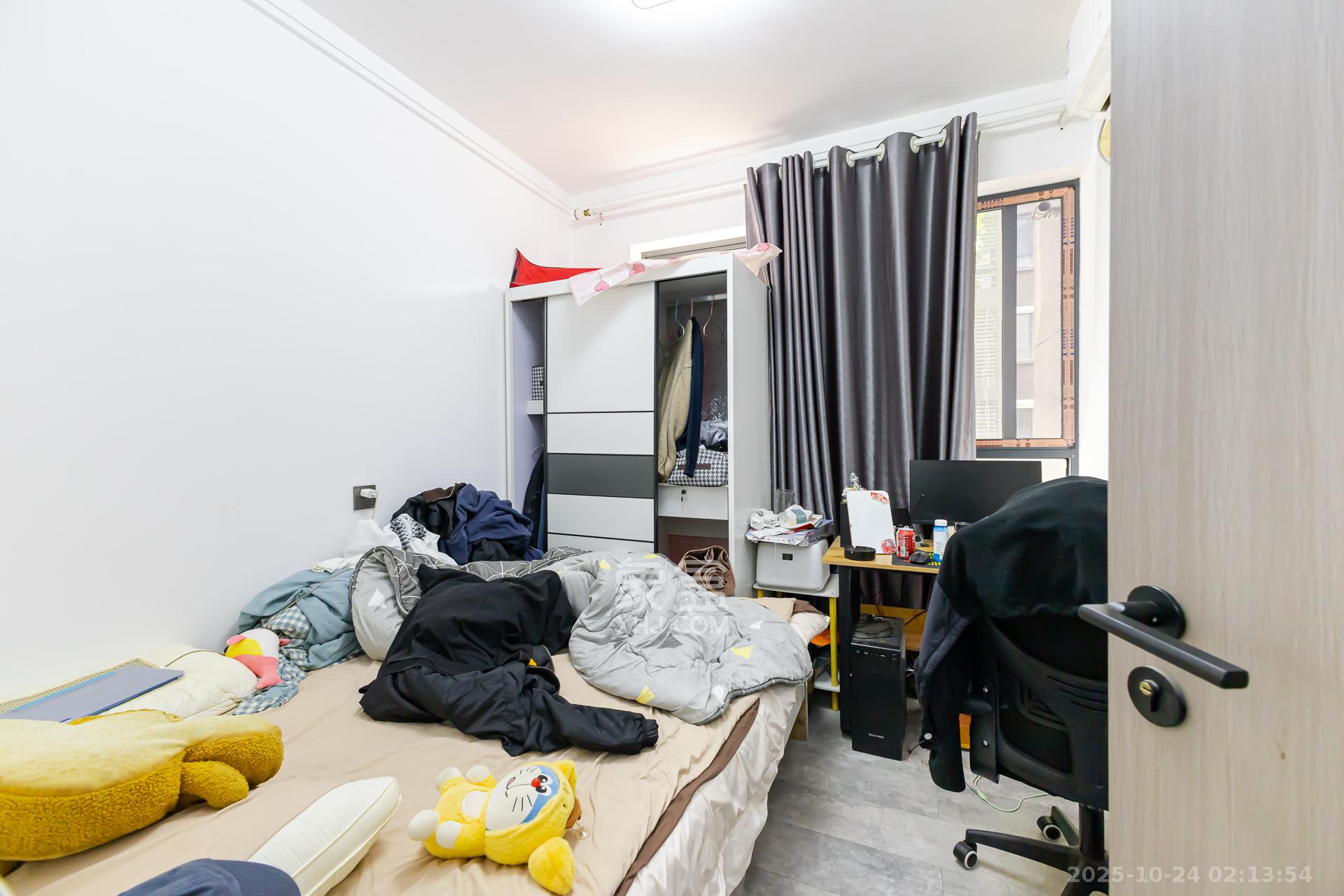 明发阅江悦府  3室2厅1卫    68.0万卧室