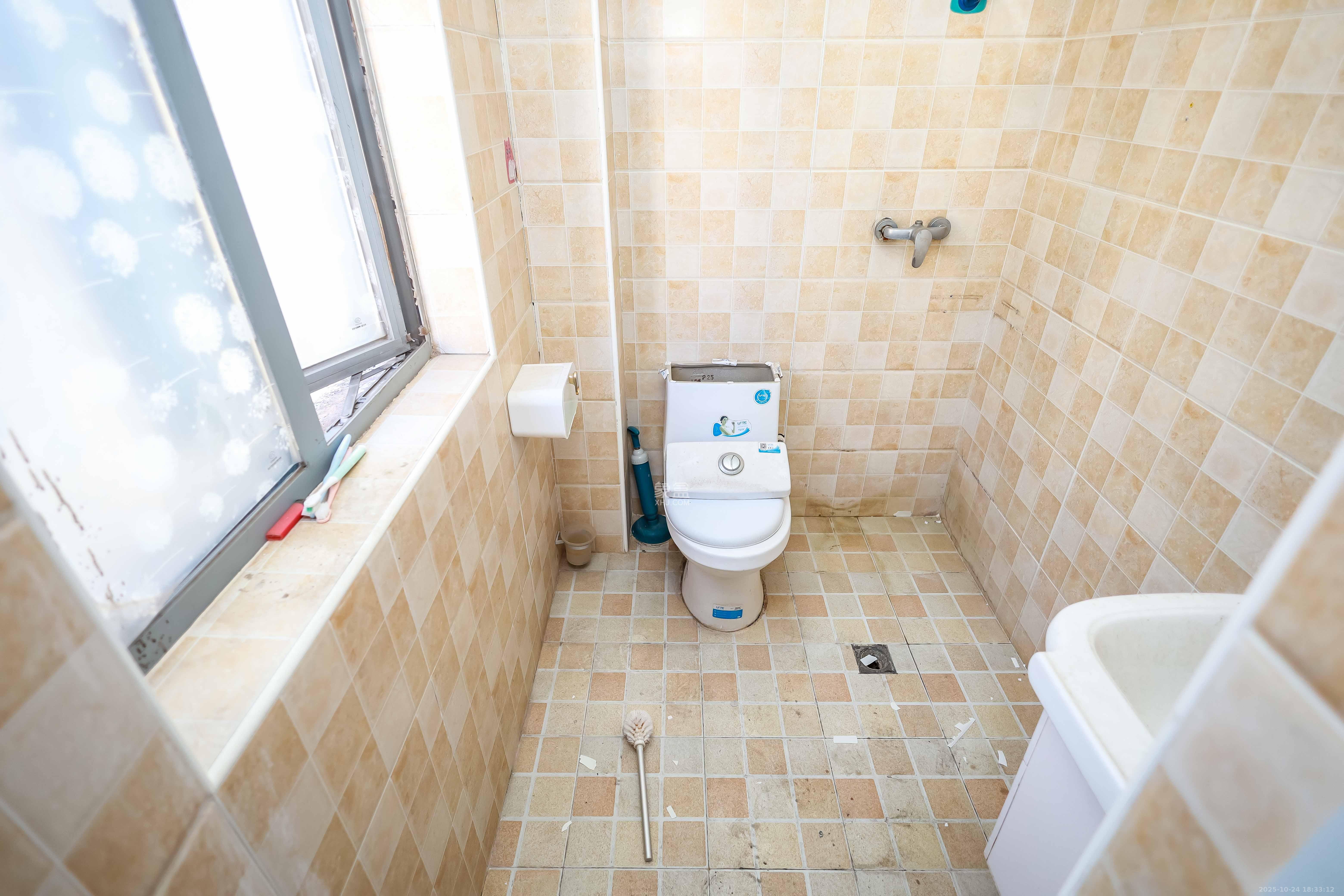 潇湘奥林匹克花园  4室2厅2卫    120.0万卫生间