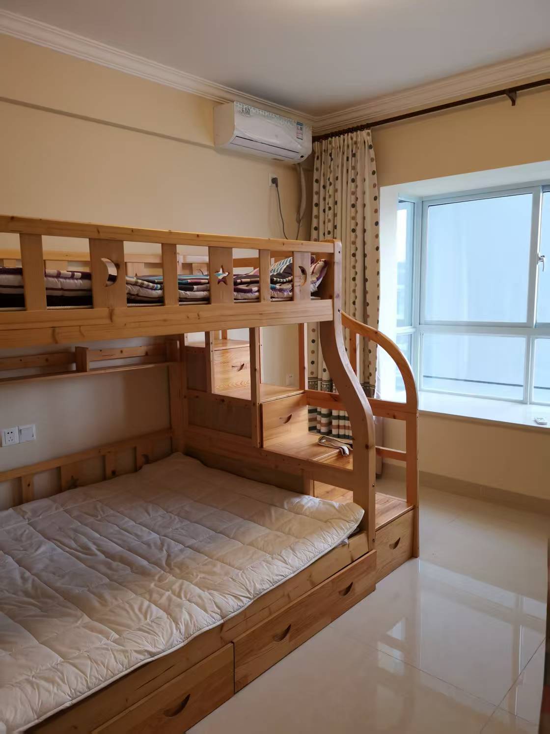 海航城  4室2厅2卫    4500.0元/月室内图