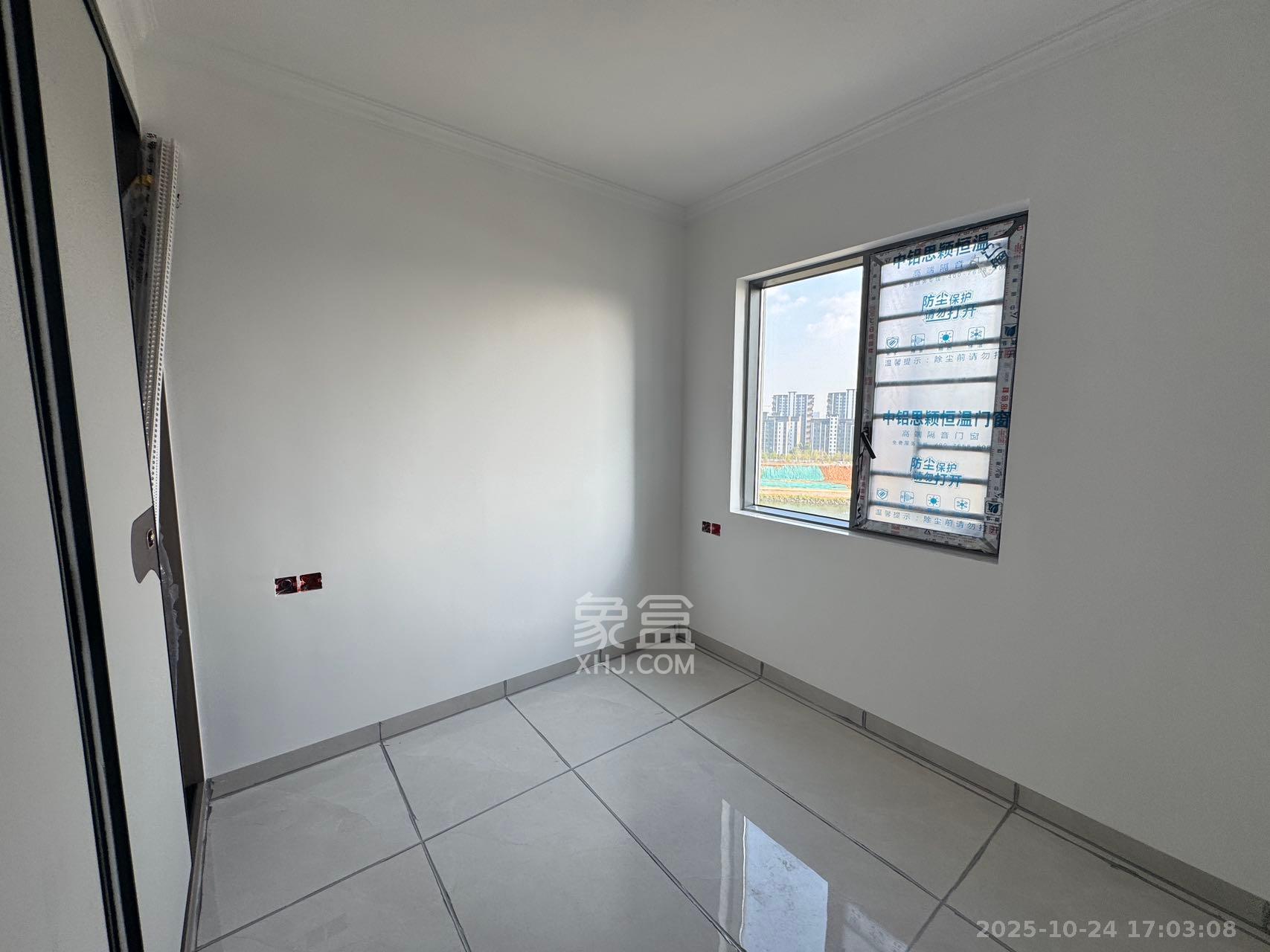 和景家园二期  2室1厅1卫    2000.0元/月室内图