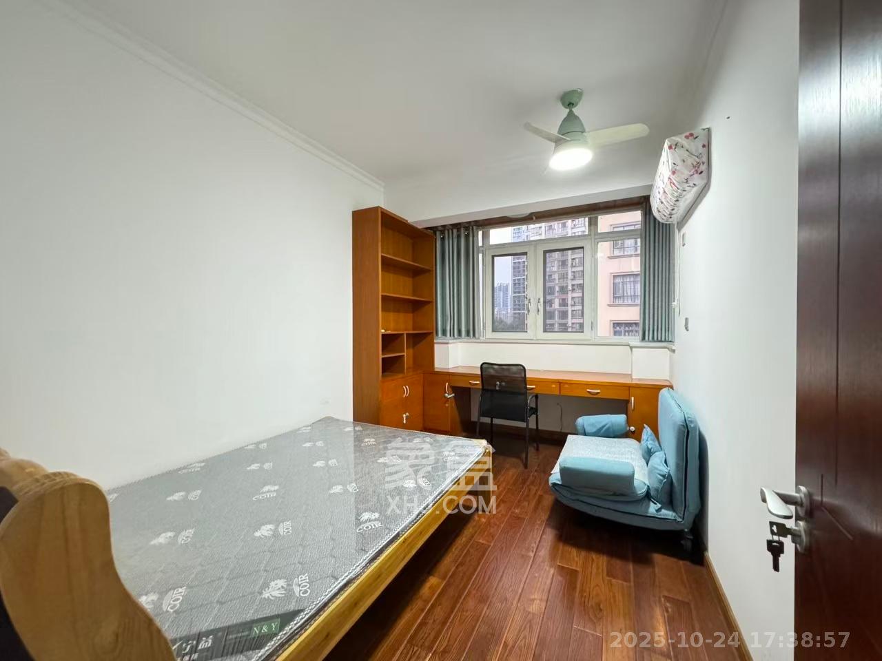 金侨城  3室2厅1卫    1600.0元/月 金侨城  3室2厅1卫    1600.0元/月室内图