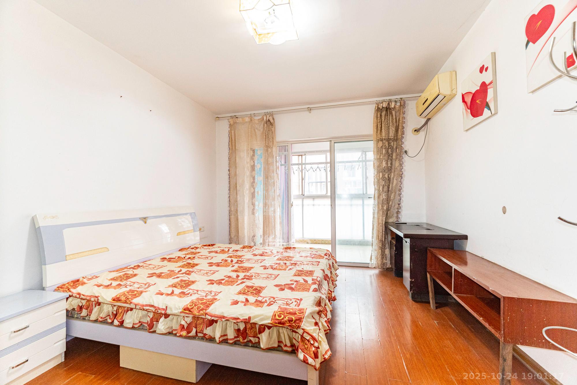 星城雅郡 3室2厅1卫 66.28万 星城雅郡 3室2厅1卫 66.28万卧室