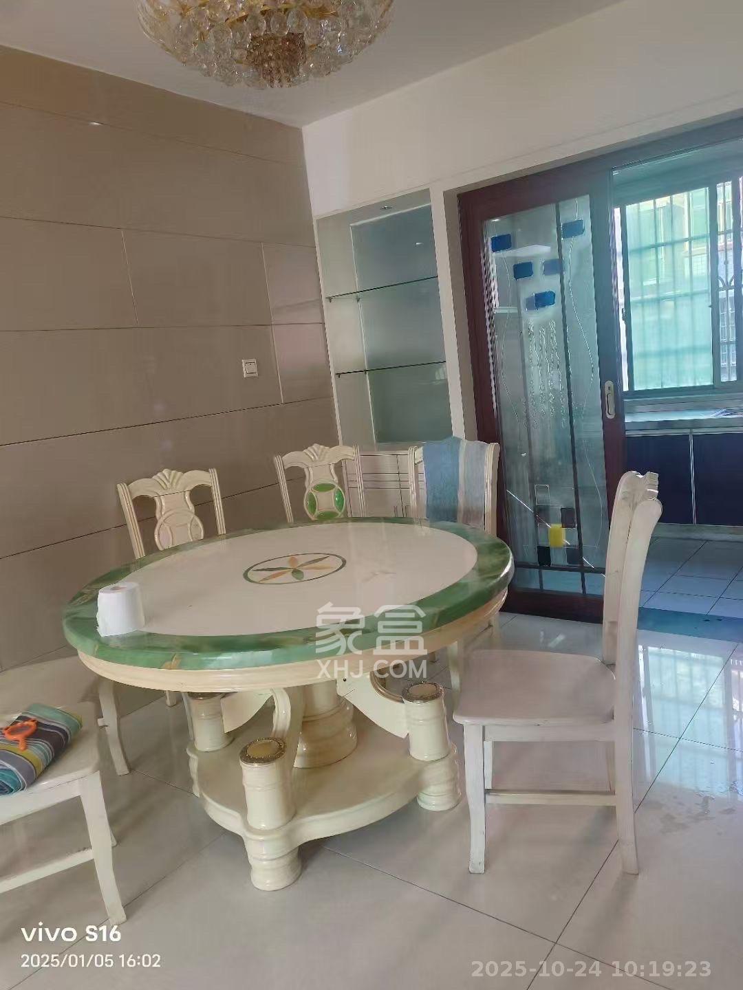 白田安置小区  3室2厅2卫    2500.0元/月室内图