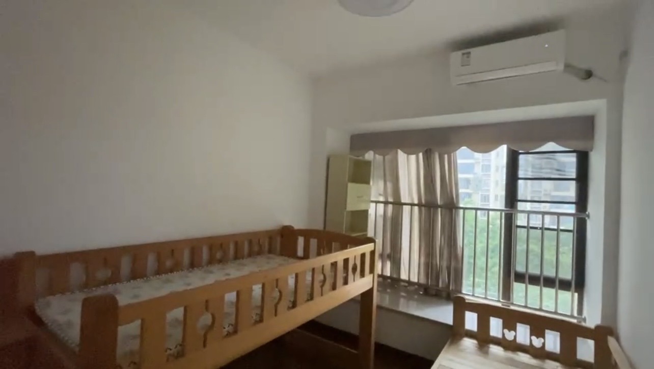 龙光海云天  3室2厅1卫    2000.0元/月 龙光海云天  3室2厅1卫    2000.0元/月室内图