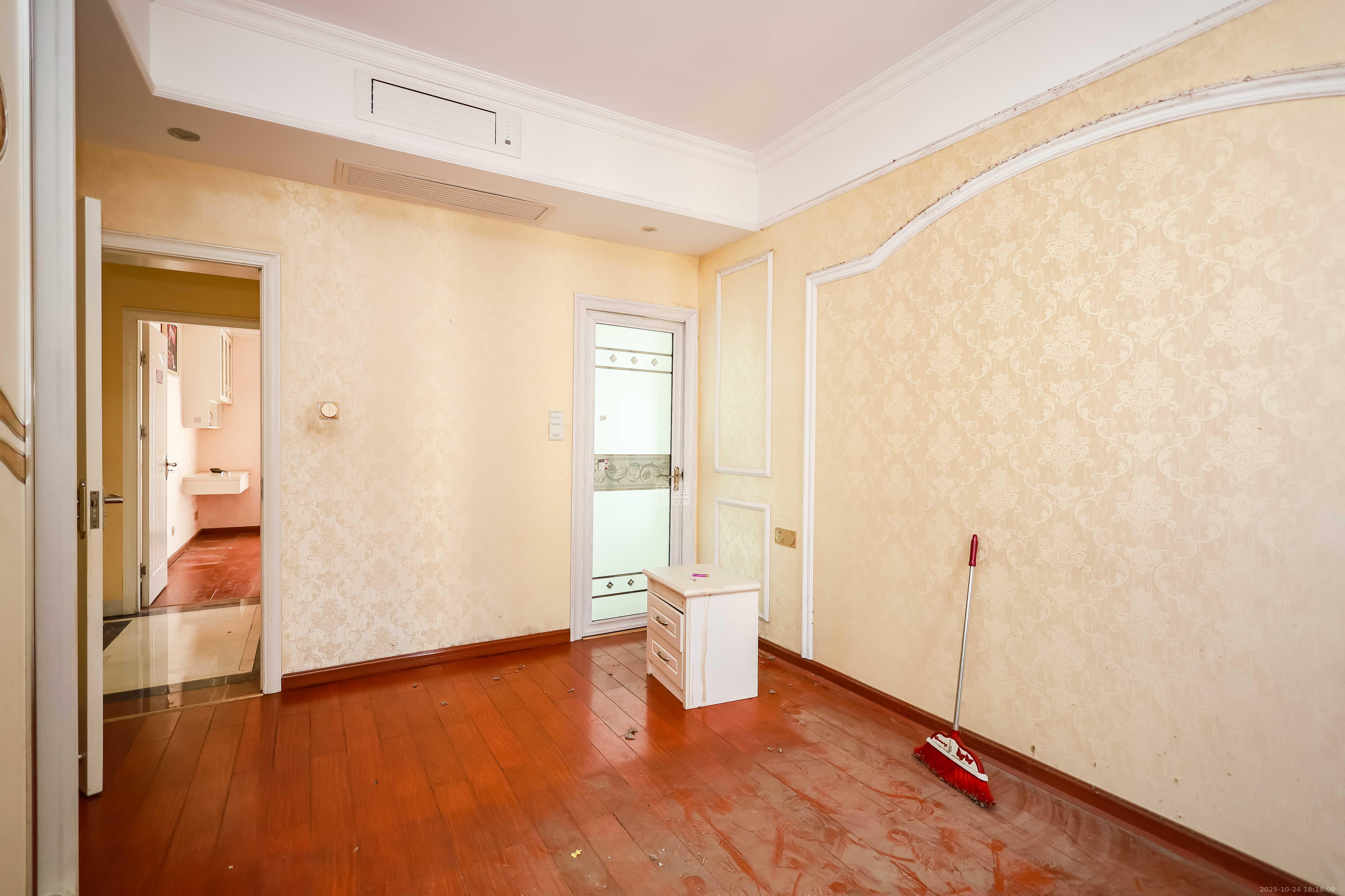 奥克斯缔壹城 3室2厅2卫 3500.0元/月 奥克斯缔壹城 3室2厅2卫 3500.0元/月室内图