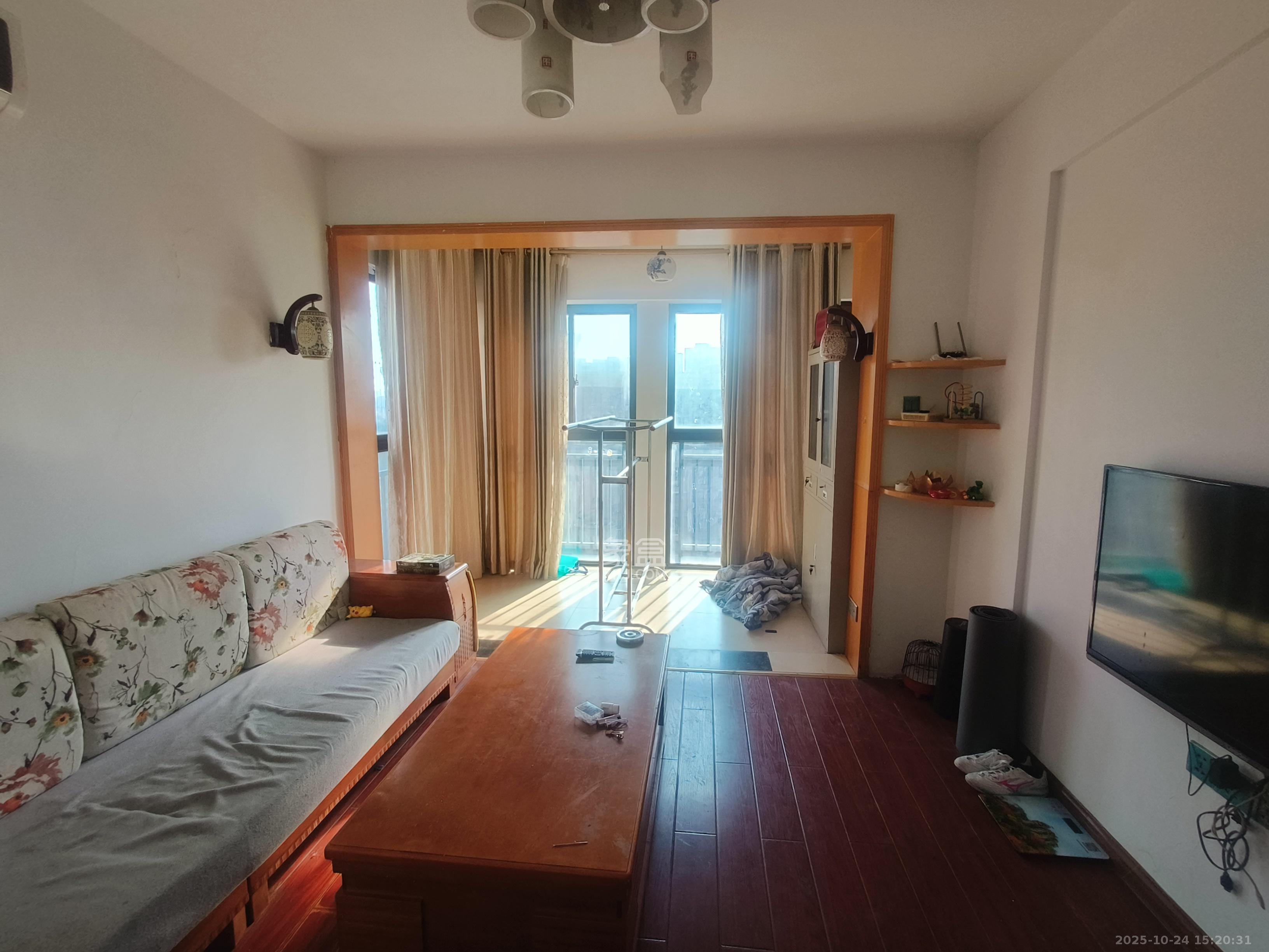 优山美地  1室2厅1卫    2200.0元/月 优山美地  1室2厅1卫    2200.0元/月