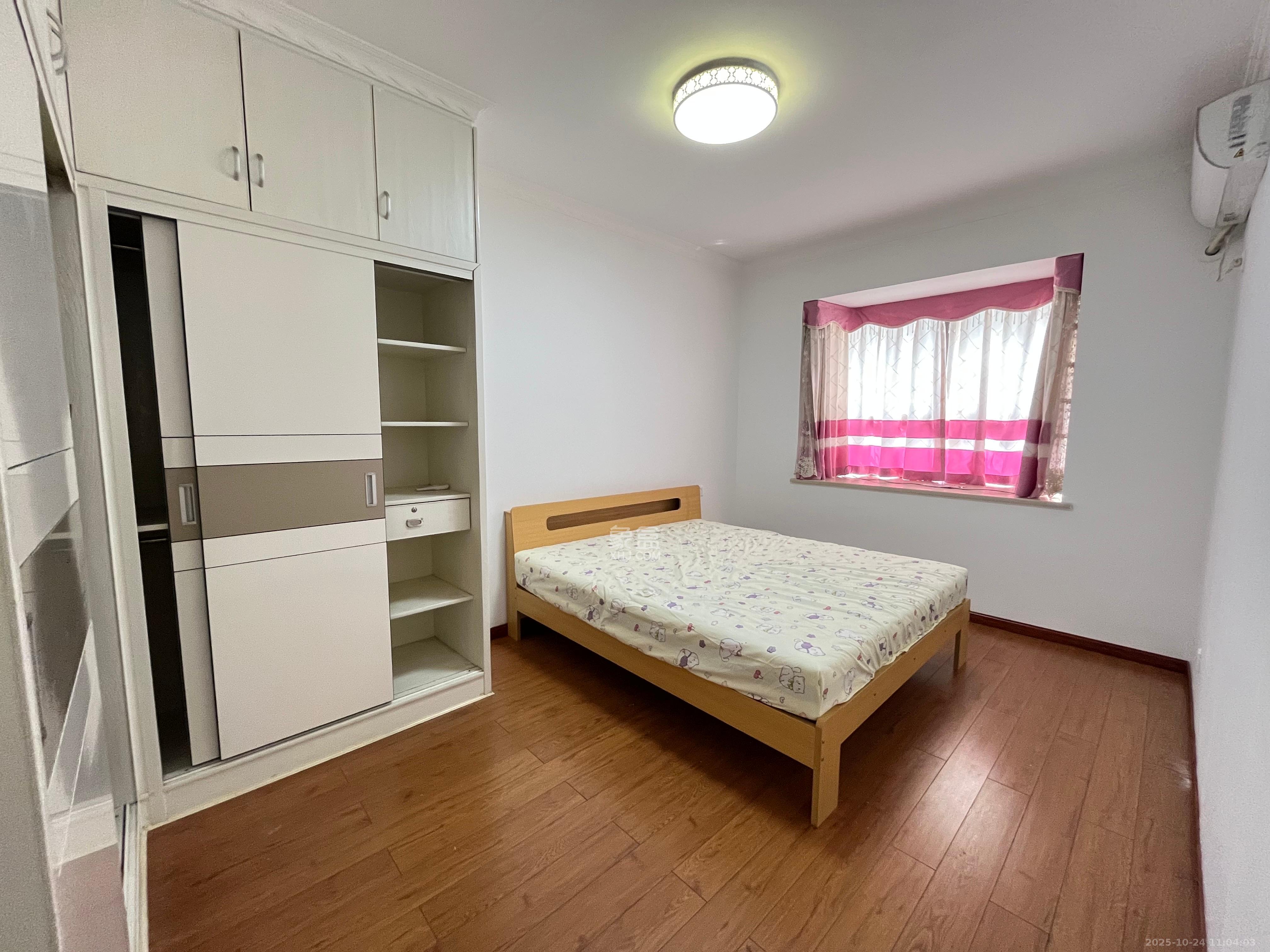 大学城安置小区  2室2厅1卫    1800.0元/月室内图