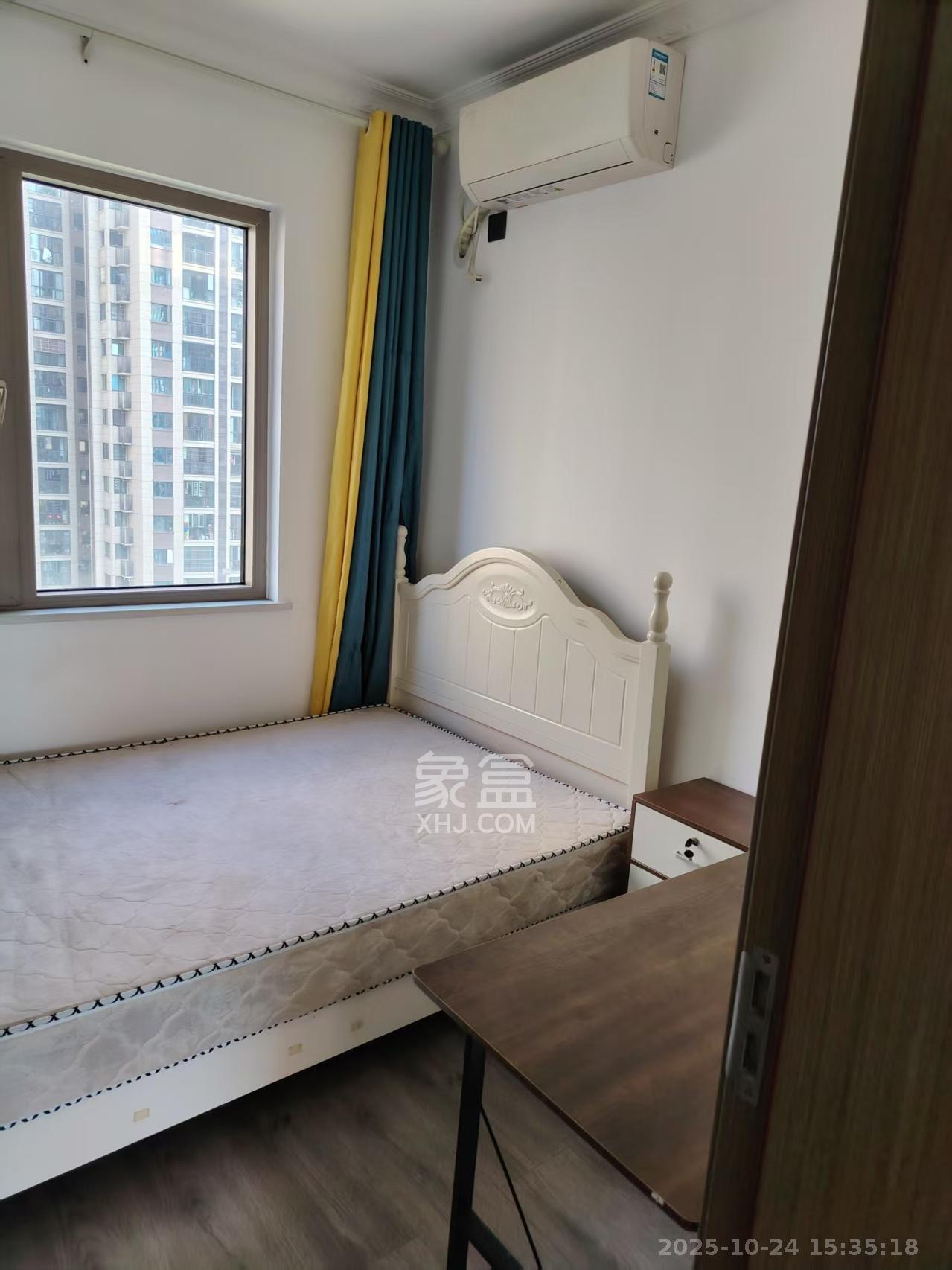 华润置地广场二期  3室2厅2卫    2300.0元/月室内图