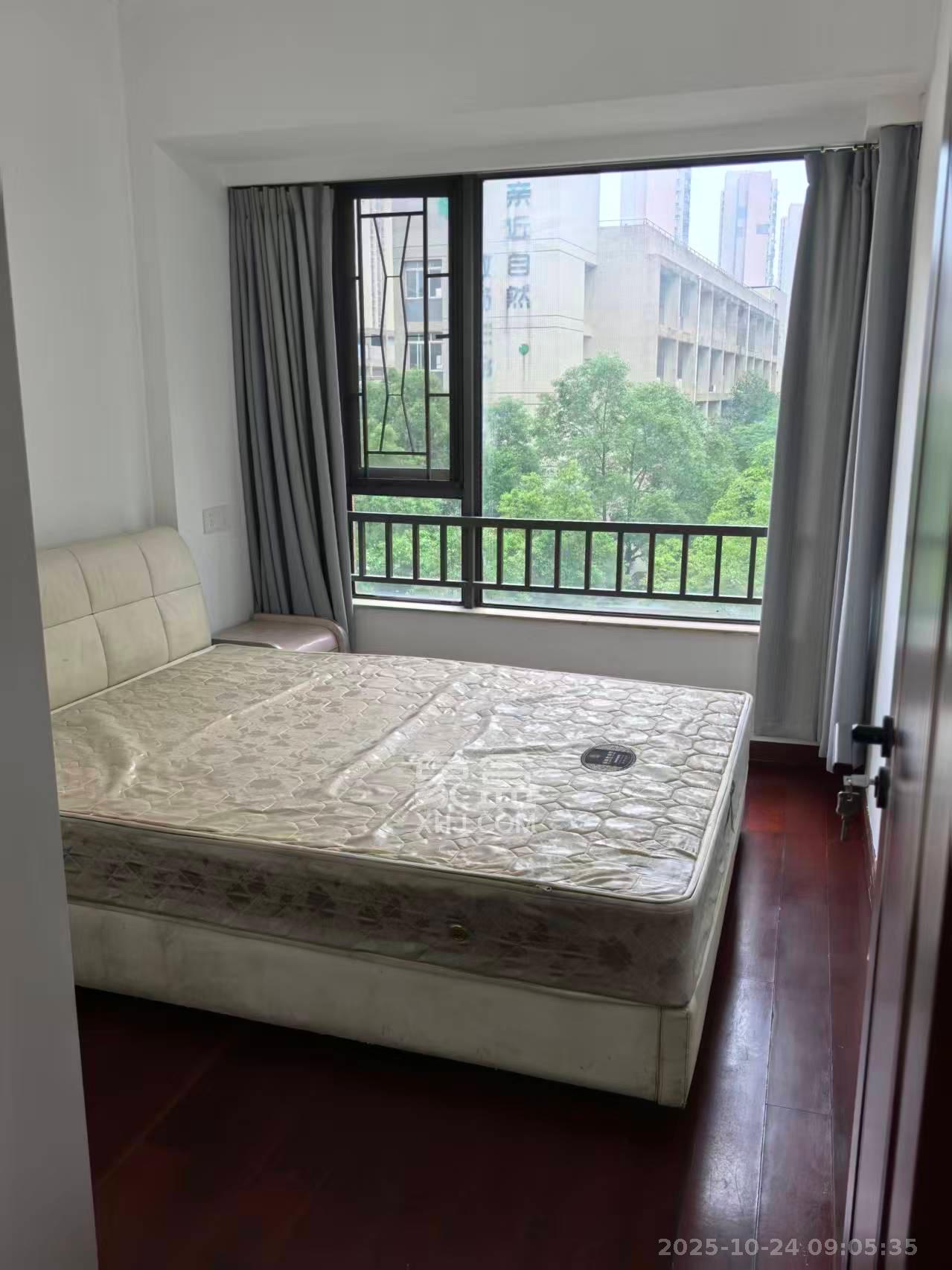 珠江花城四期花盛  3室2厅2卫    2600.0元/月 珠江花城四期花盛  3室2厅2卫    2600.0元/月室内图