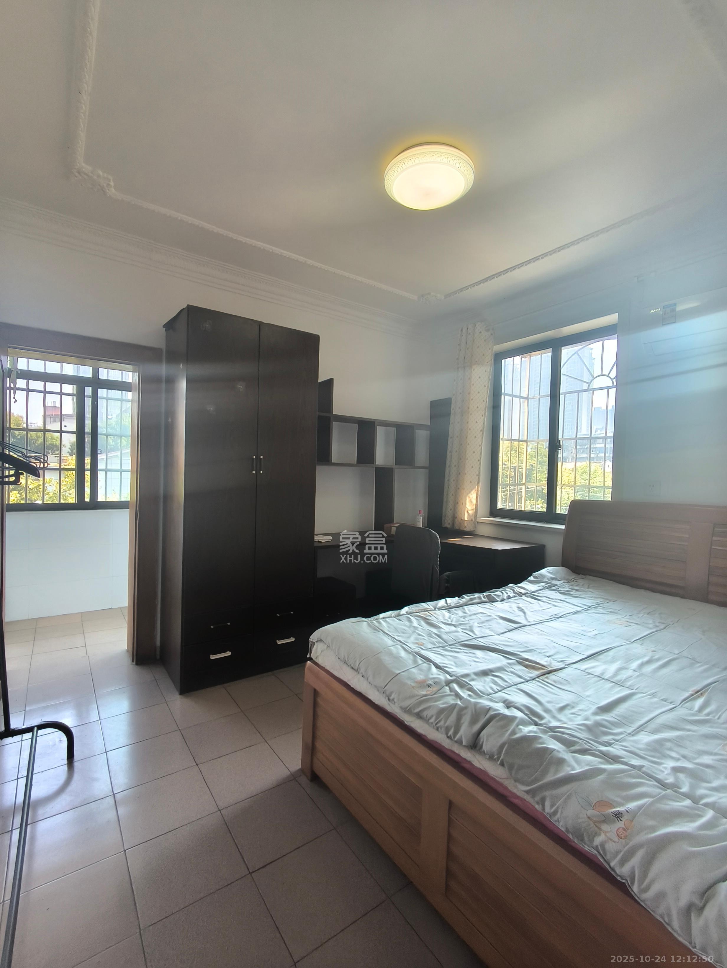 公交园小区(公交新村)  1室0厅0卫    1700.0元/月 公交园小区(公交新村)  1室0厅0卫    1700.0元/月室内图