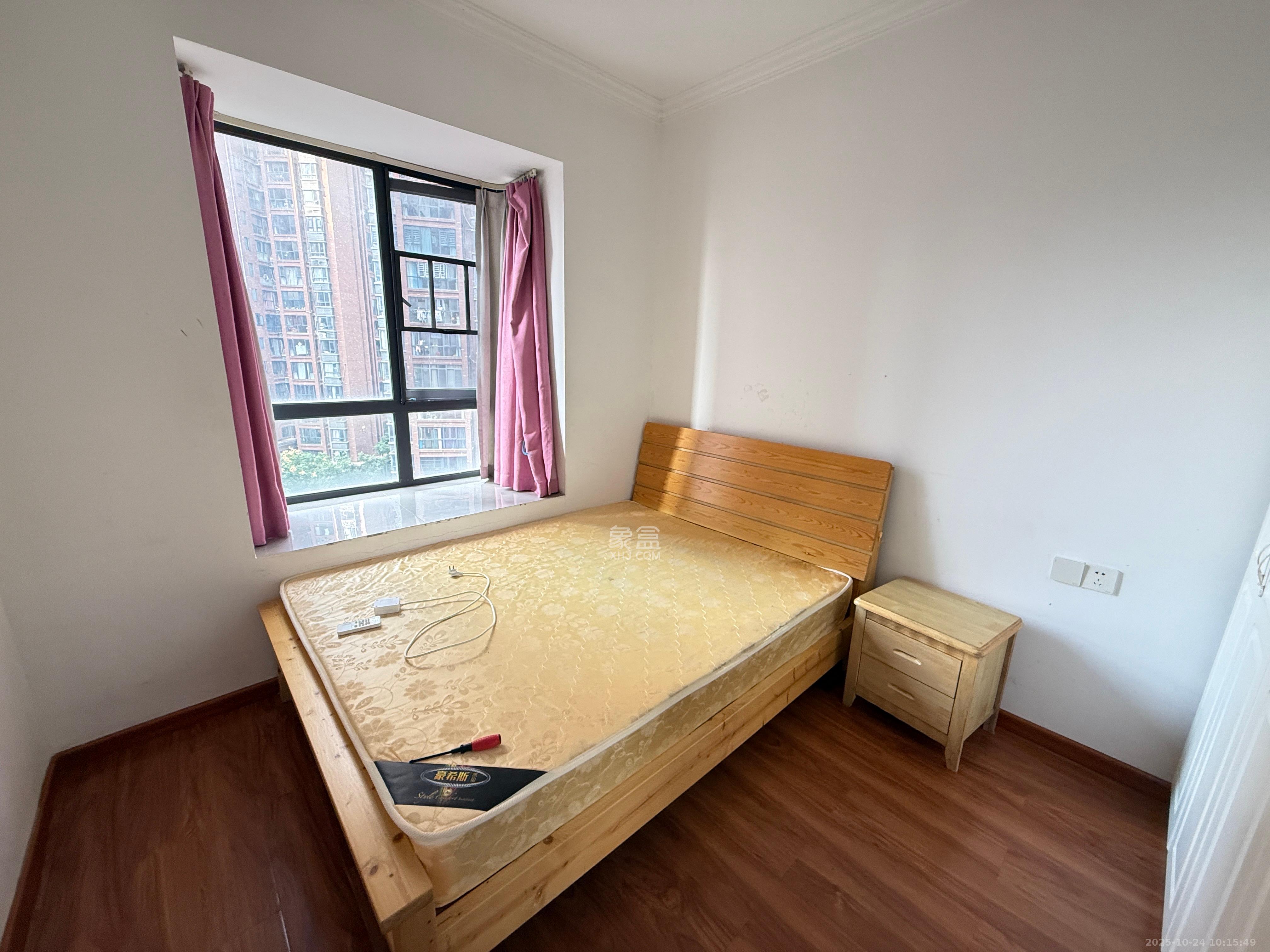 半山壹号 3室2厅2卫 2500.0元/月 半山壹号 3室2厅2卫 2500.0元/月室内图