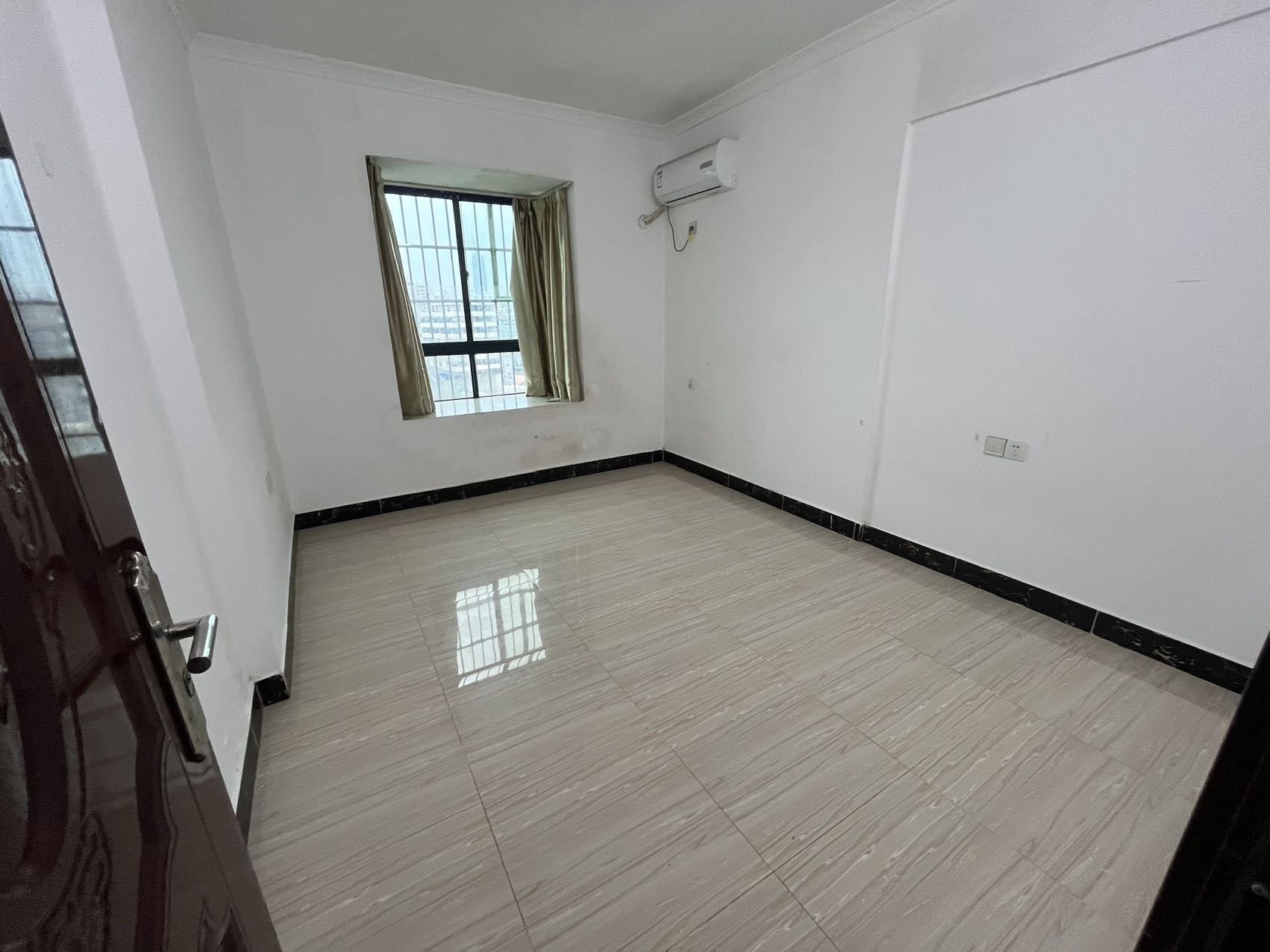 富源小区  2室1厅1卫    1800.0元/月室内图