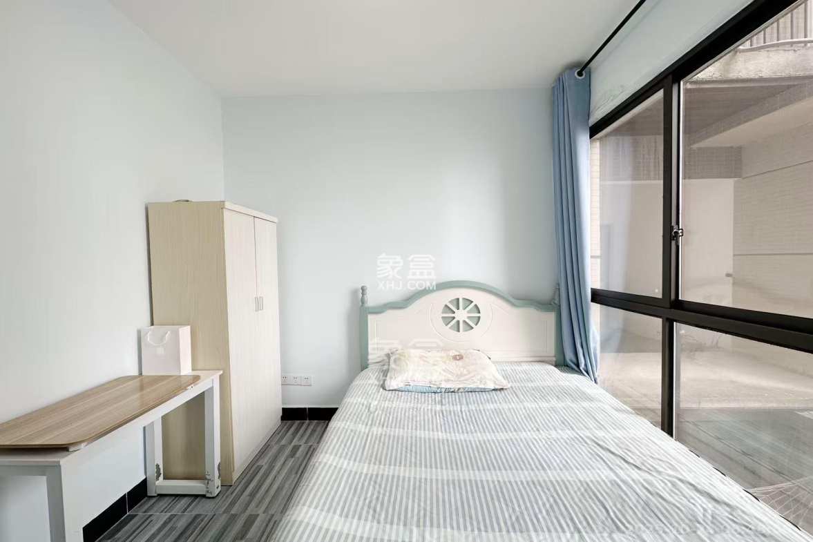 国泰九龙湾 3室2厅1卫 2100.0元/月 国泰九龙湾 3室2厅1卫 2100.0元/月室内图