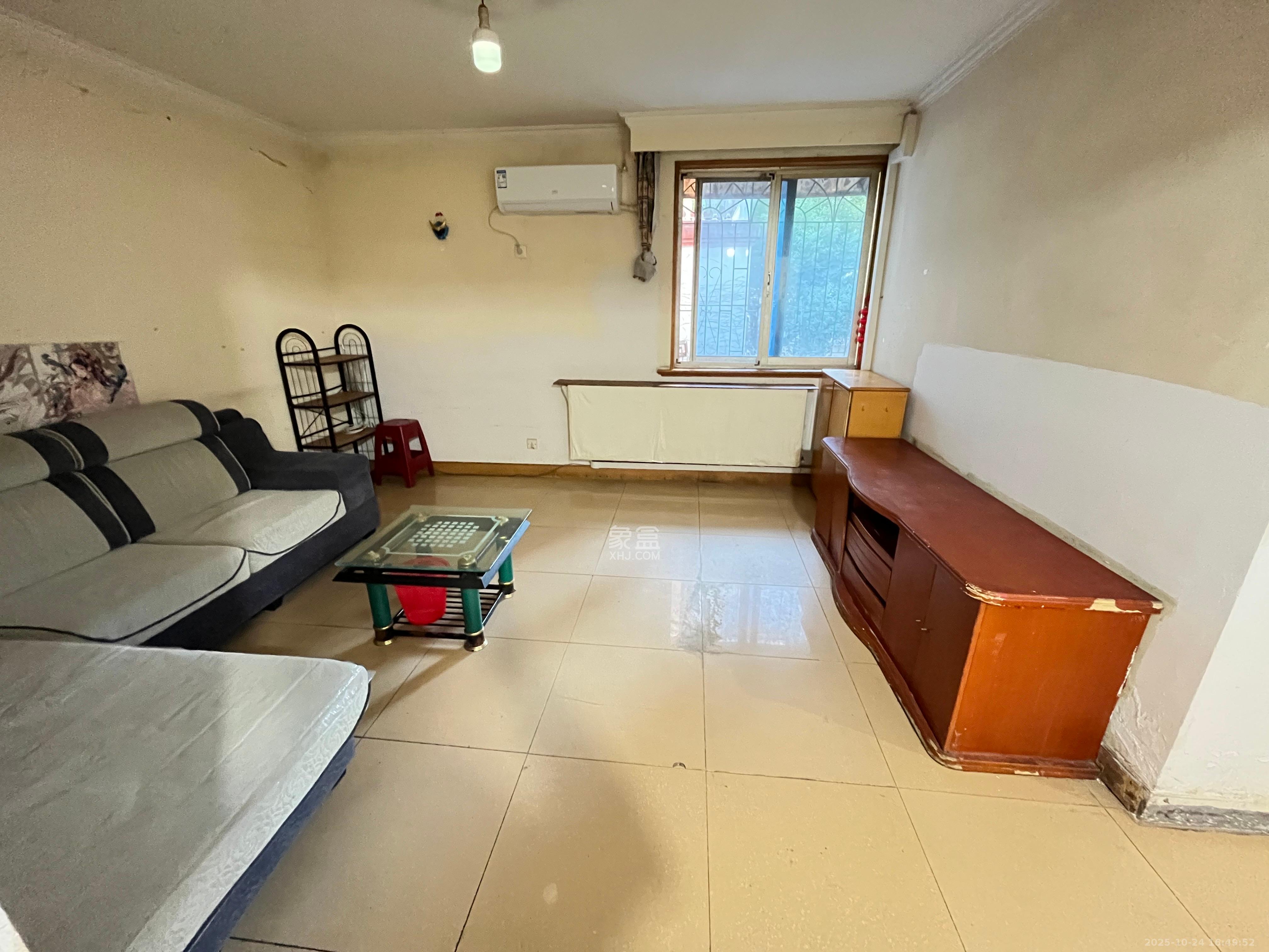 鸿园小区 2室1厅1卫 1500.0元/月 鸿园小区 2室1厅1卫 1500.0元/月室内图