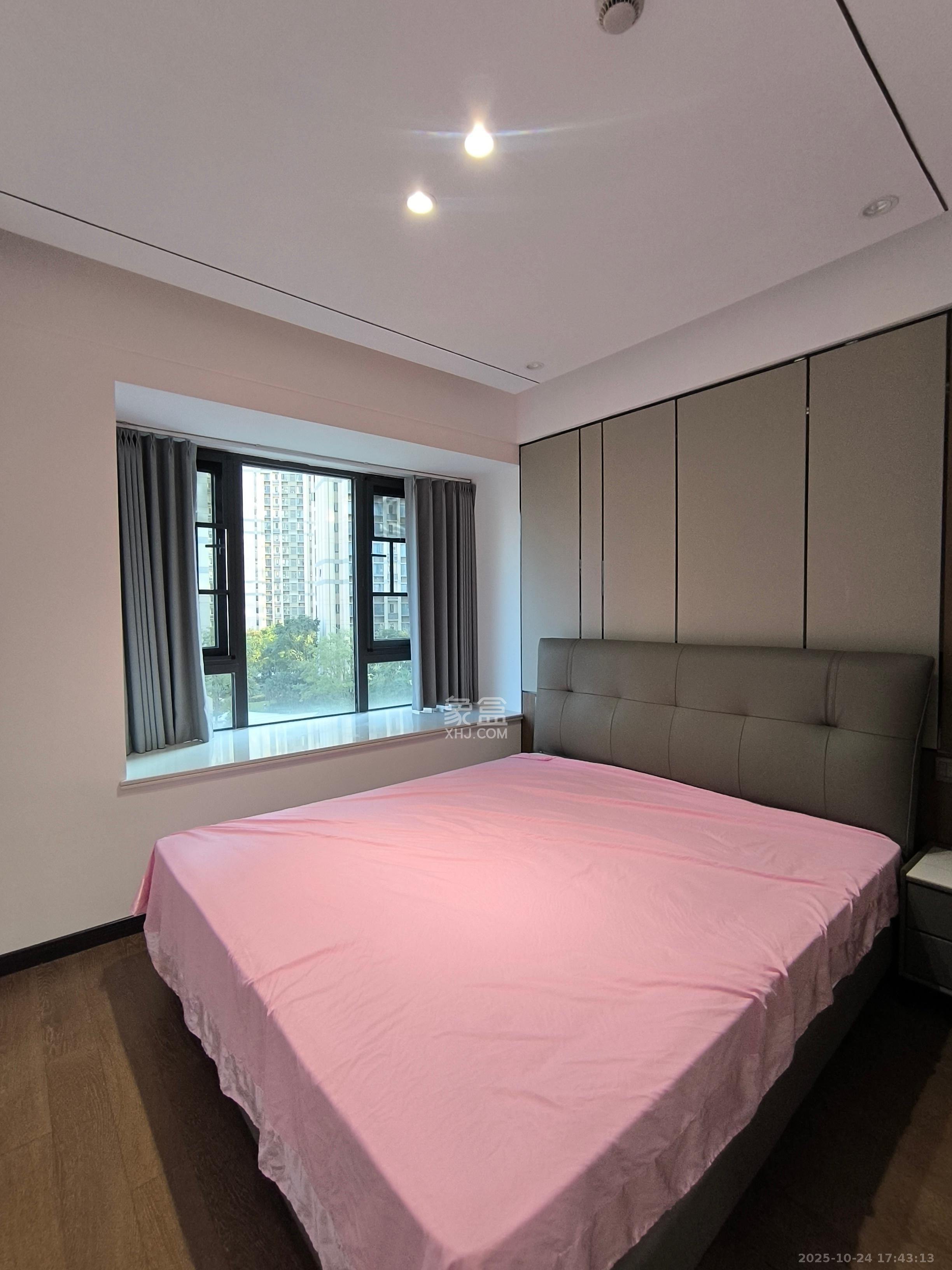 卓越中寰  3室2厅2卫    4500.0元/月 卓越中寰  3室2厅2卫    4500.0元/月室内图