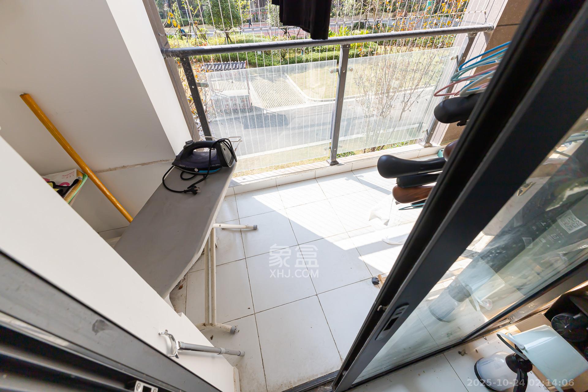 明发阅江悦府  3室2厅1卫    68.0万阳台