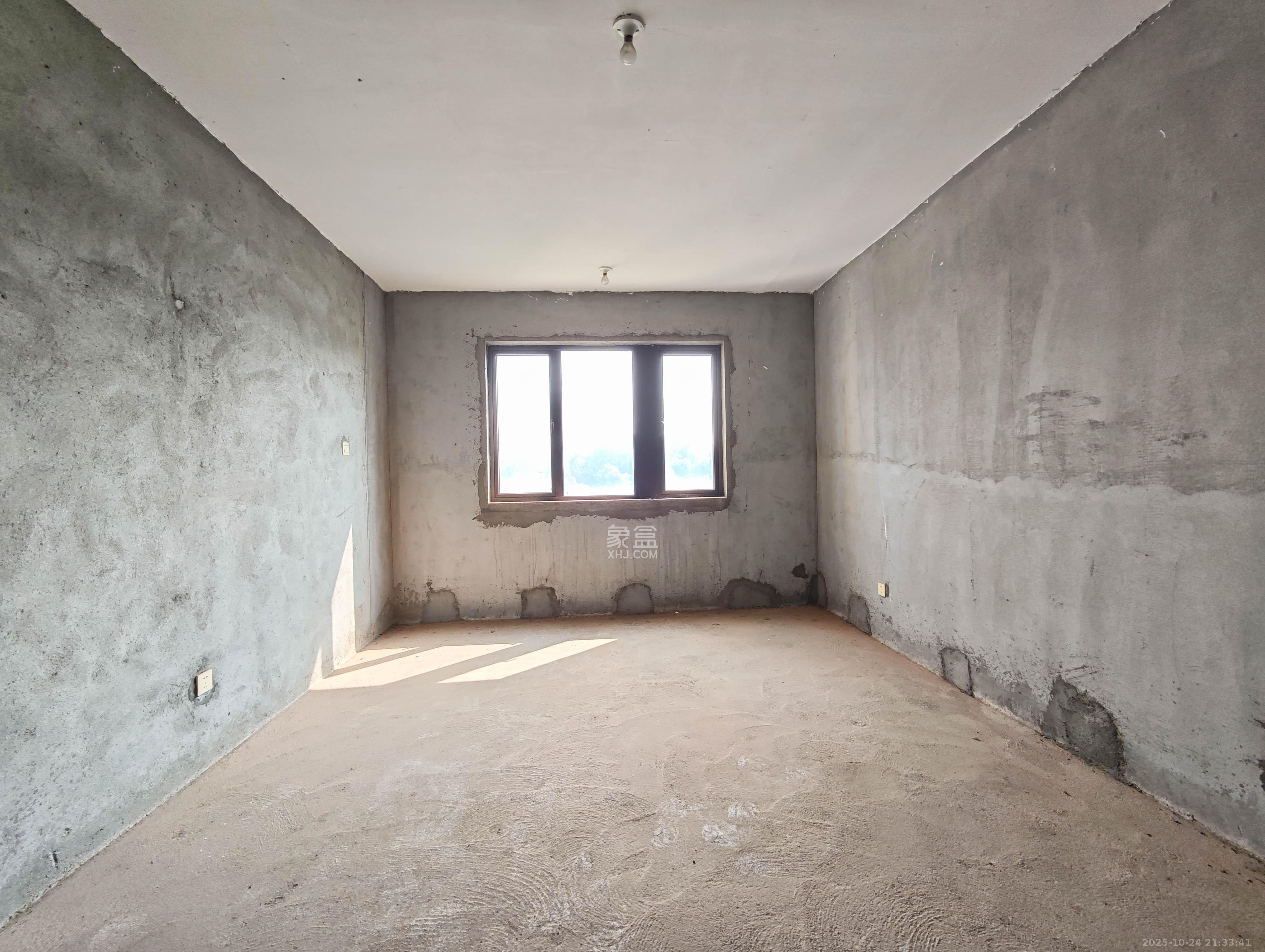 湘水郡(兴旺小爱同学)  4室2厅2卫    90.0万 湘水郡(兴旺小爱同学)  4室2厅2卫    90.0万卧室