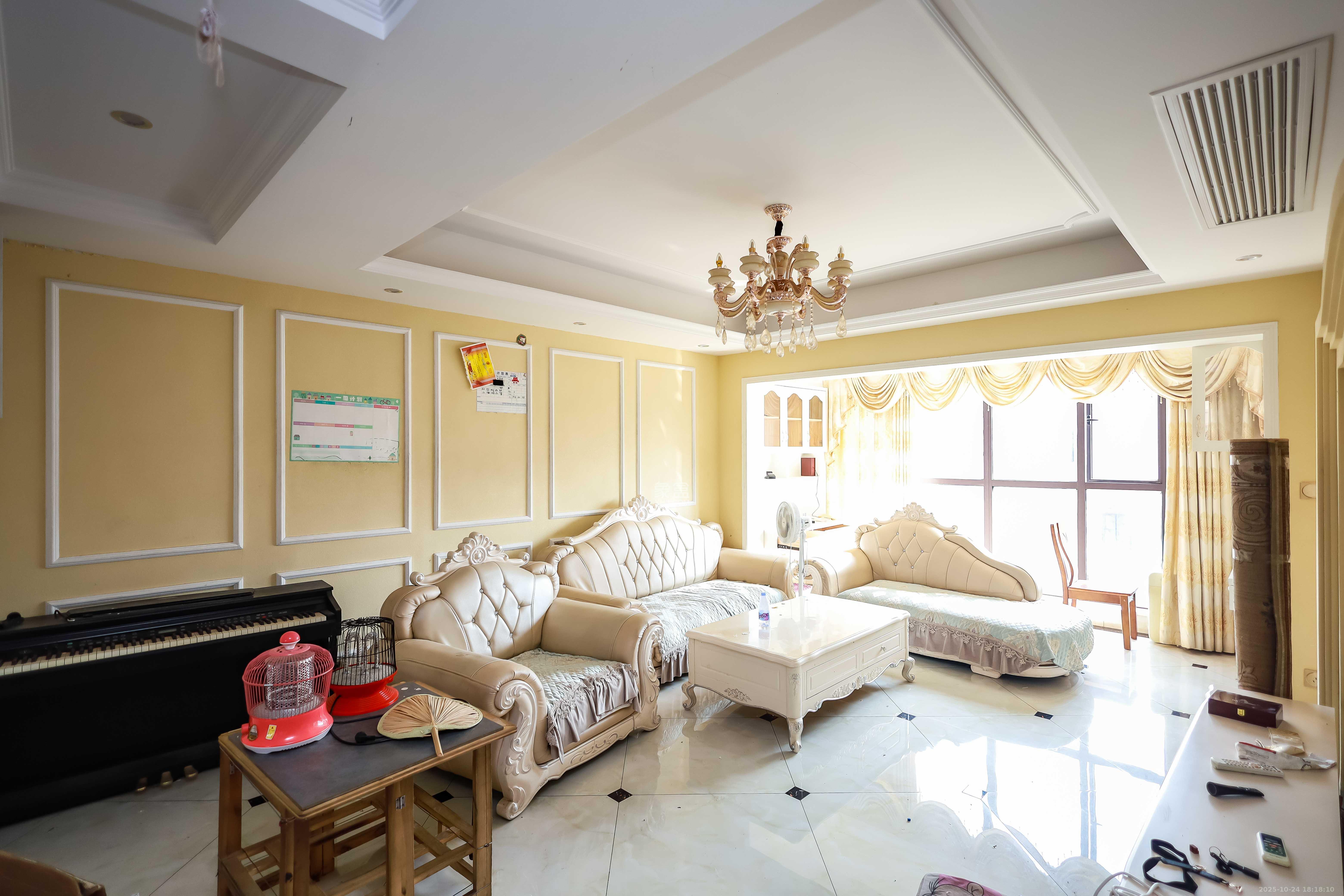 奥克斯缔壹城  3室2厅2卫    3500.0元/月室内图