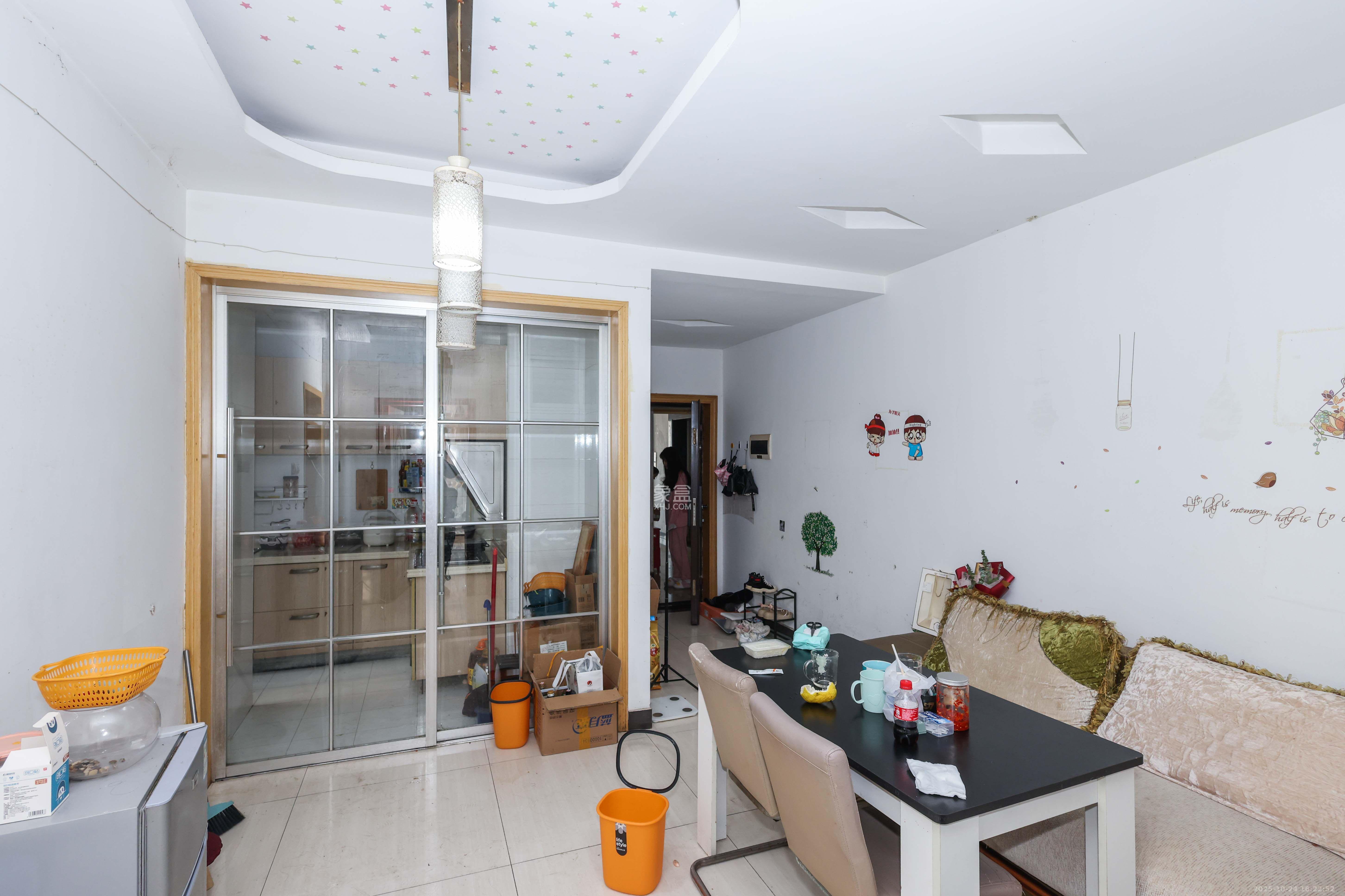 麓谷公馆(涉外国际公馆) 3室2厅1卫 1900.0元/月 麓谷公馆(涉外国际公馆) 3室2厅1卫 1900.0元/月室内图