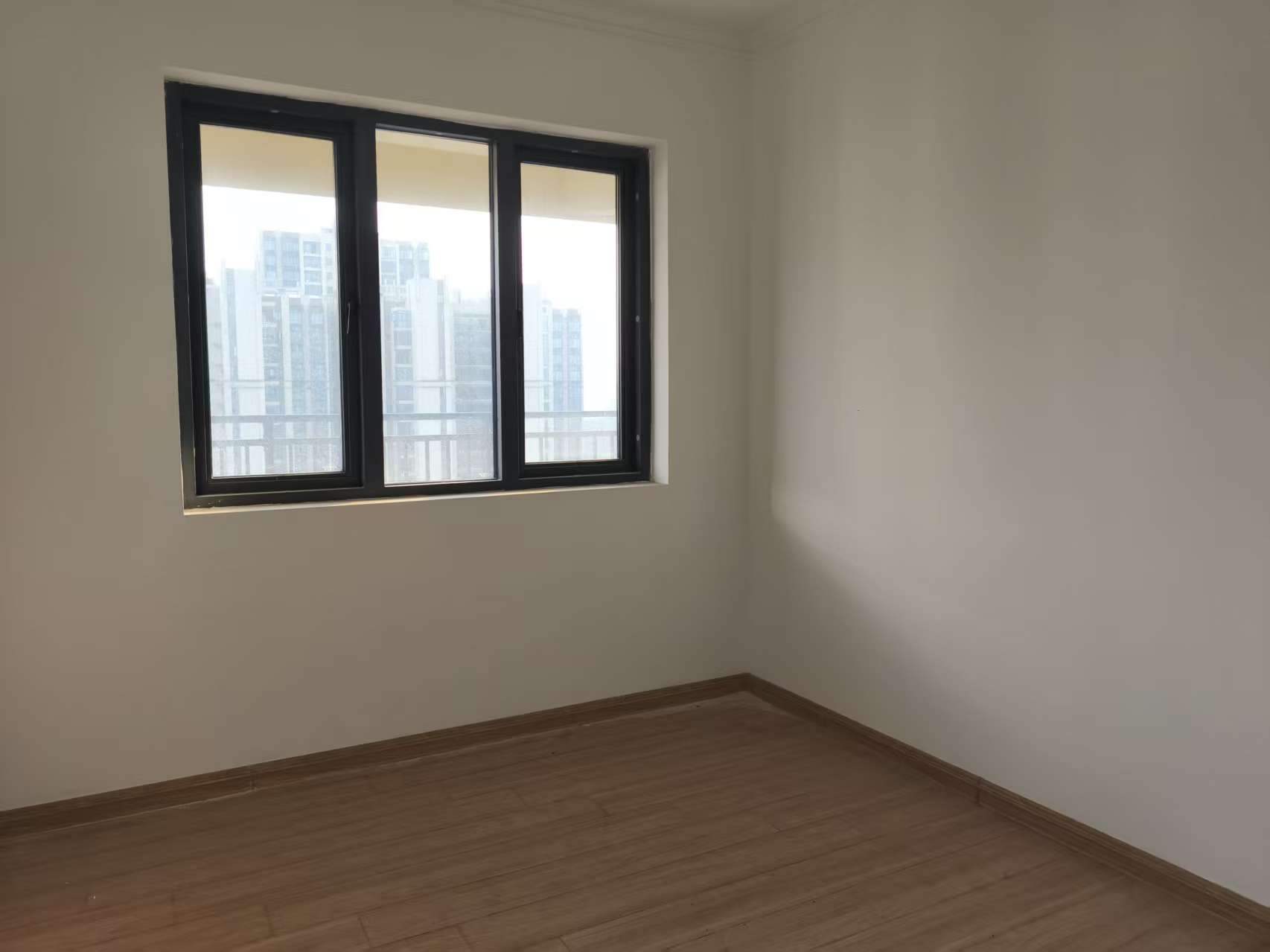 碧桂园梓山府  3室2厅2卫    1600.0元/月室内图