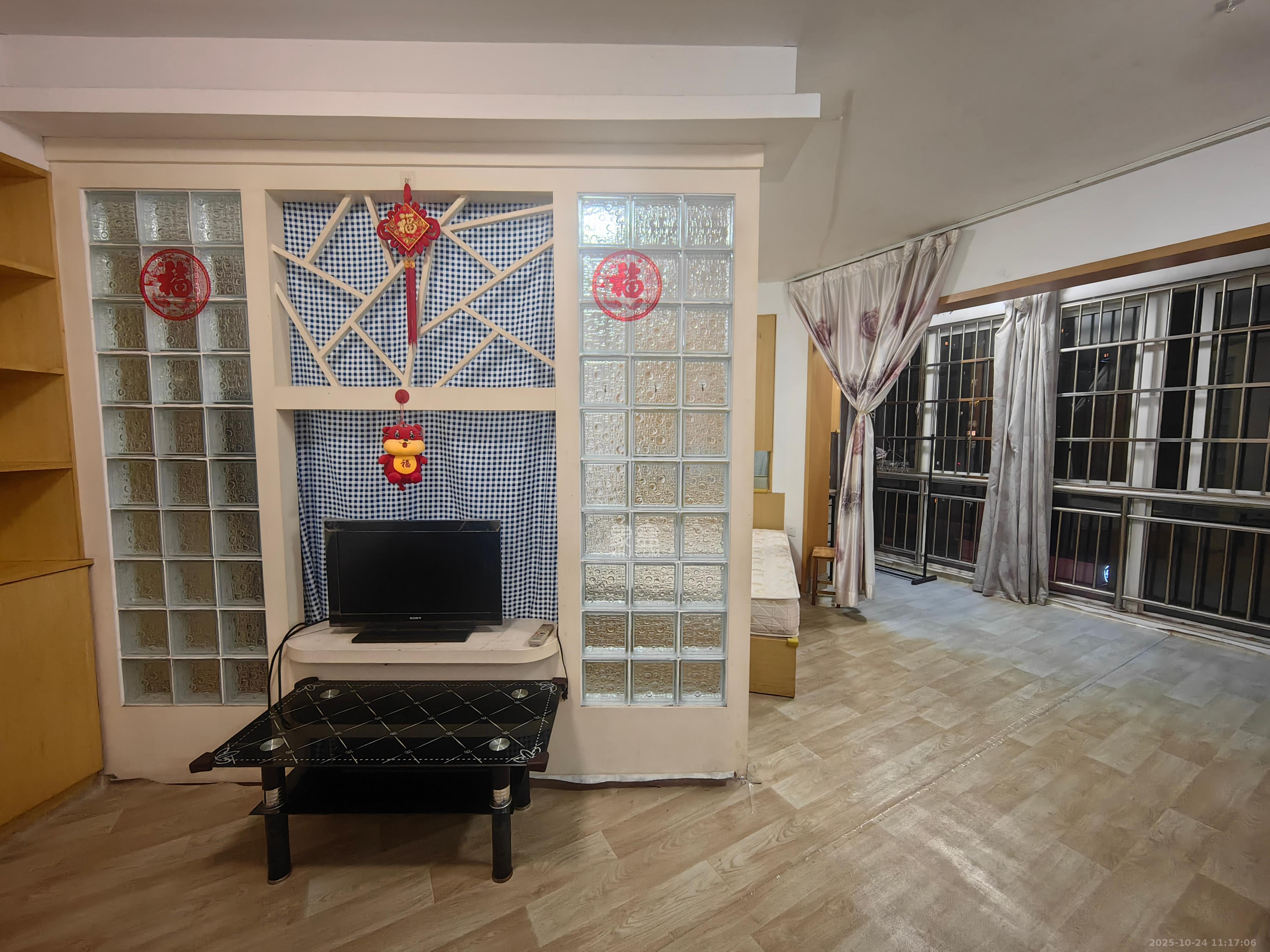 新芙蓉之都  1室1厅1卫    1600.0元/月室内图