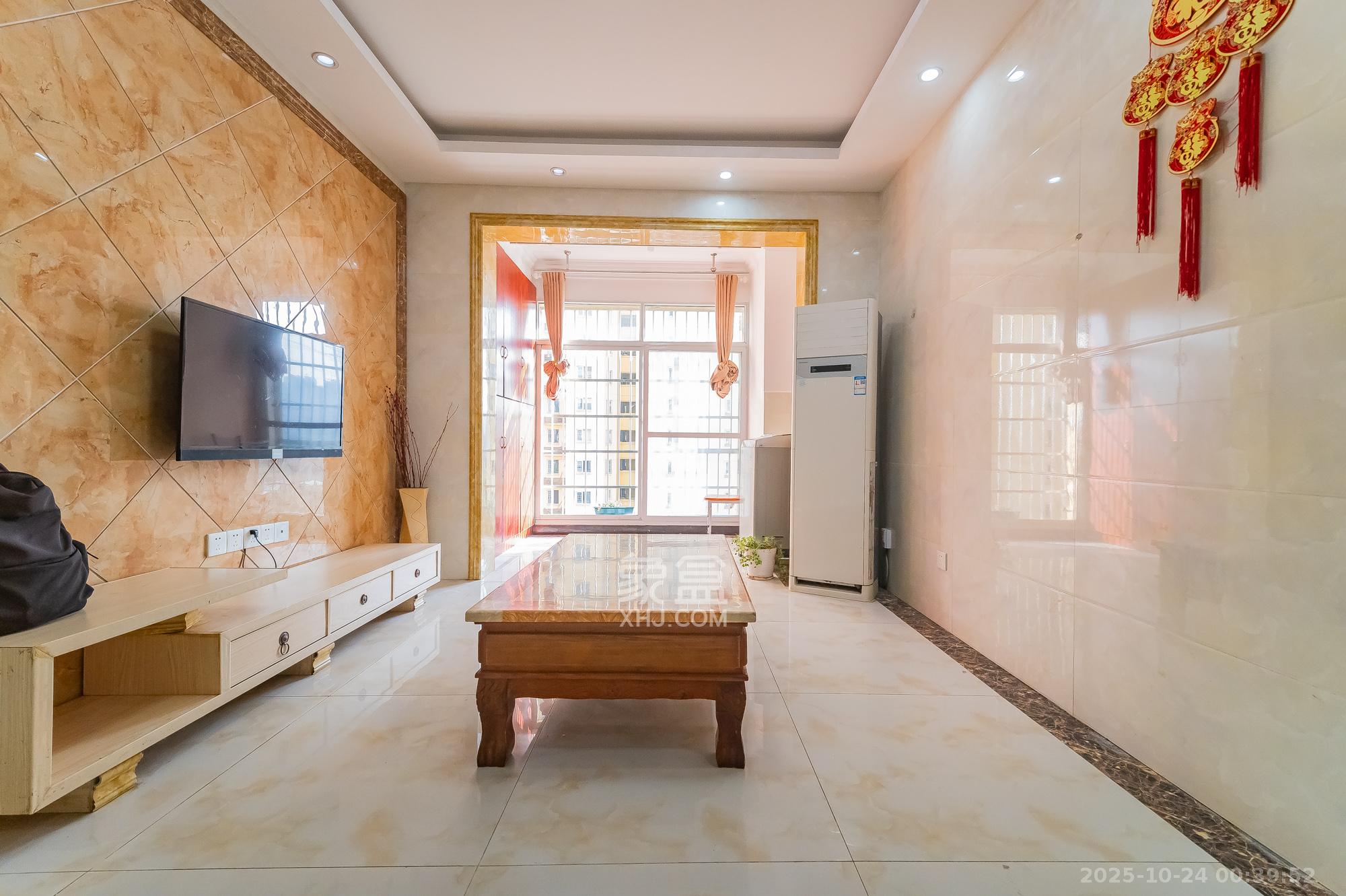 MOMA当代广场 3室2厅1卫 56.0万 MOMA当代广场 3室2厅1卫 56.0万客厅