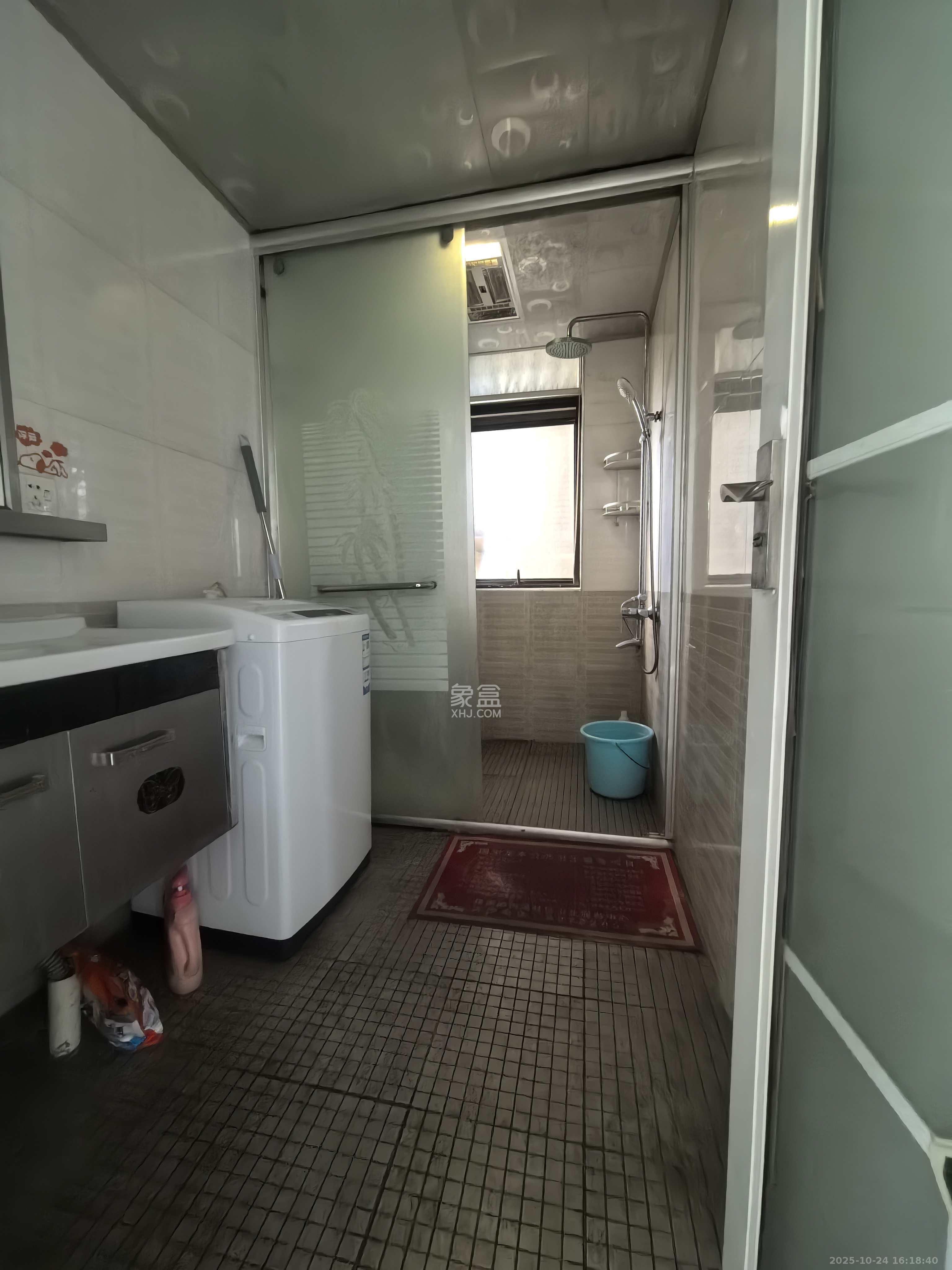 金土地第一湾  3室2厅2卫    2700.0元/月室内图